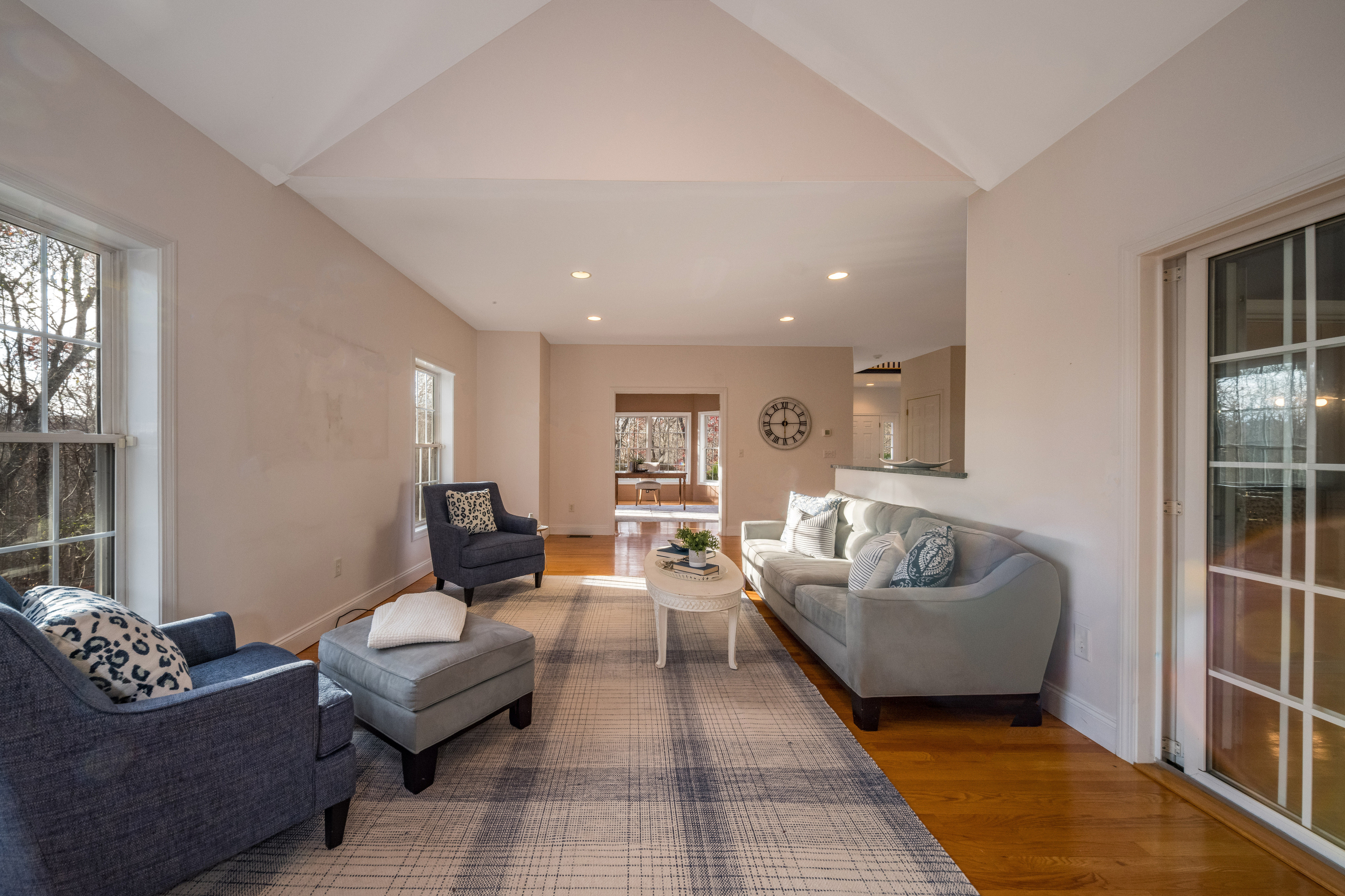 25 Roast Meat Hill Road