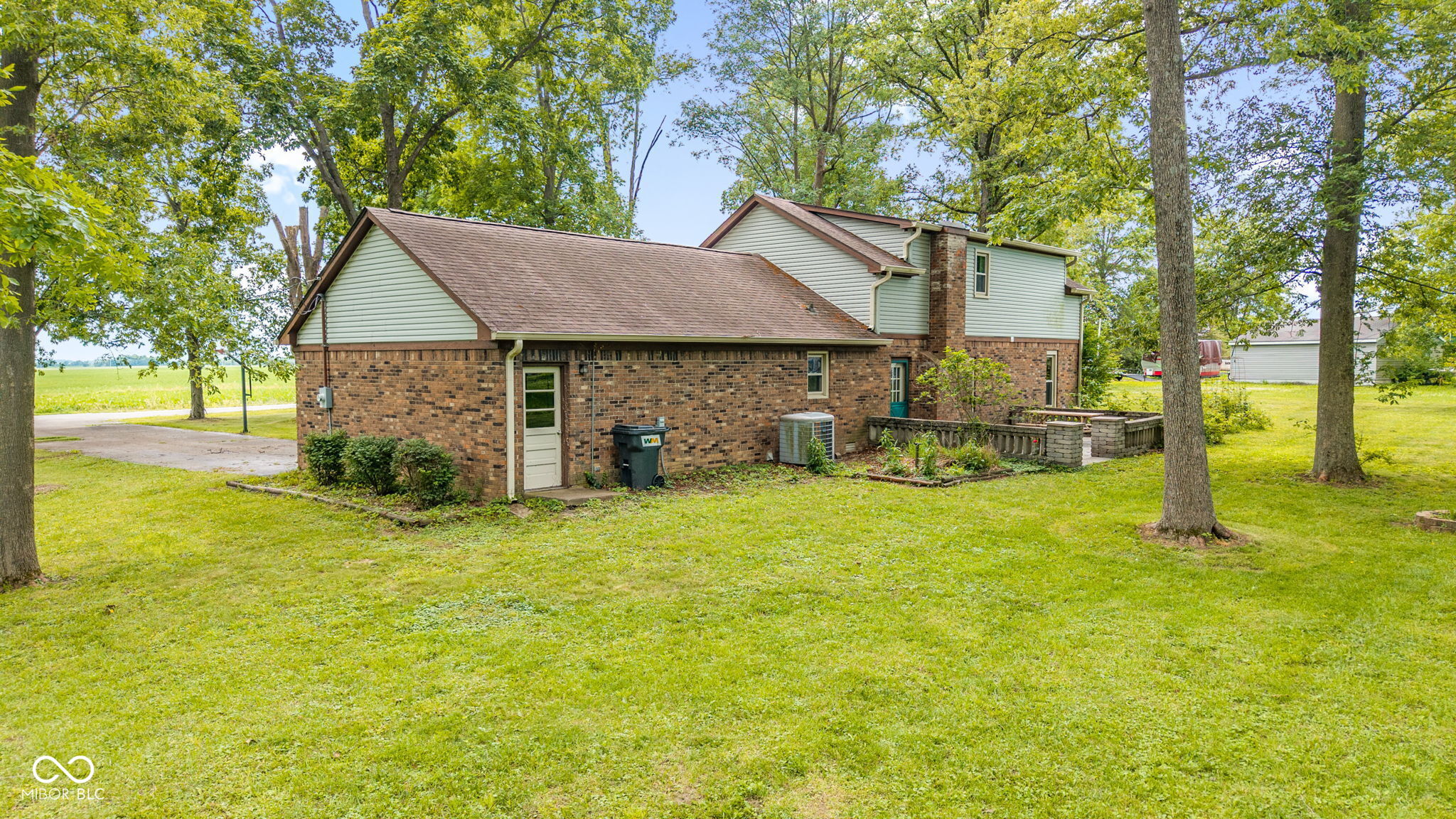 936 W County Road 550 S