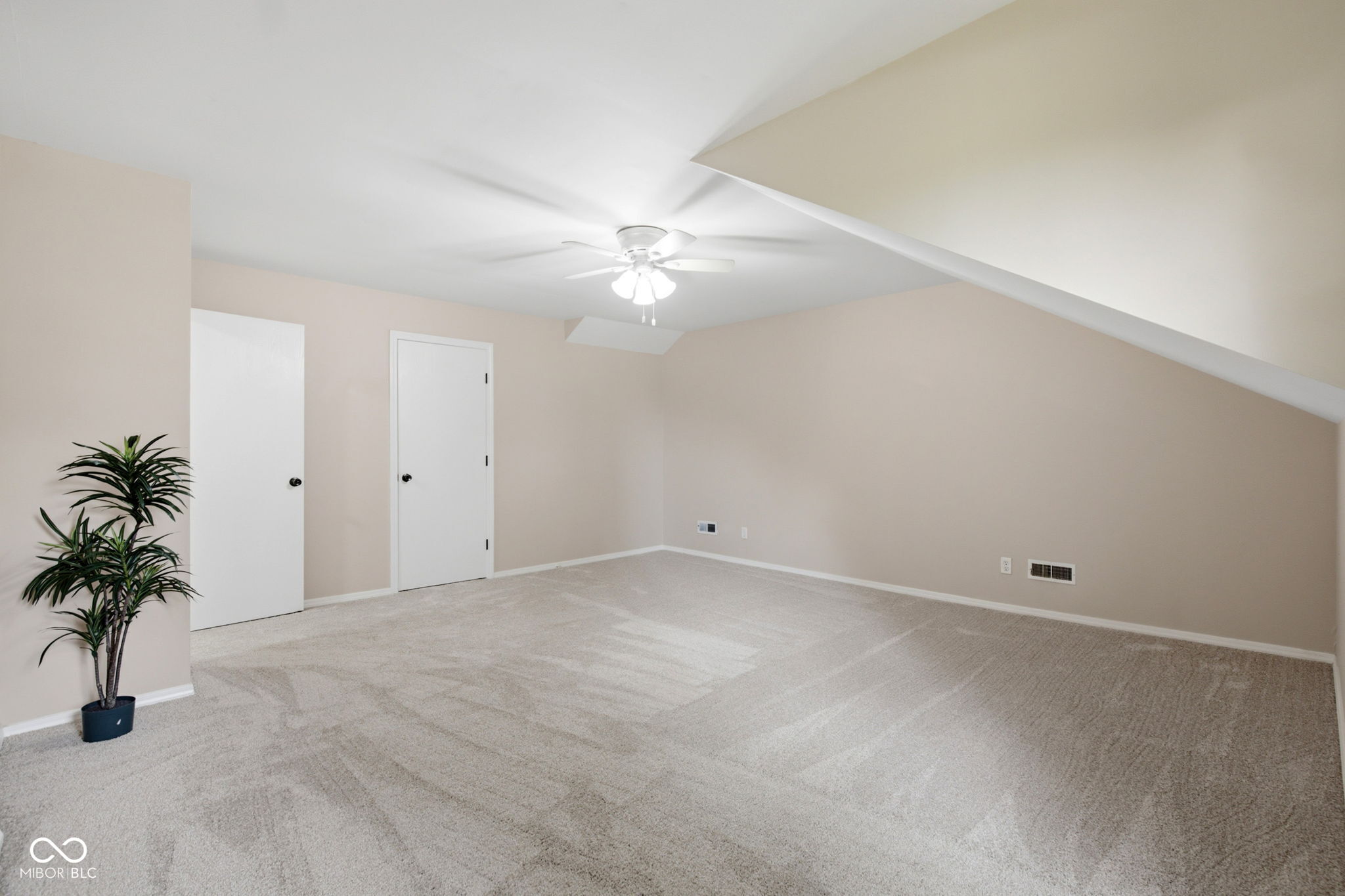 936 W County Road 550 S