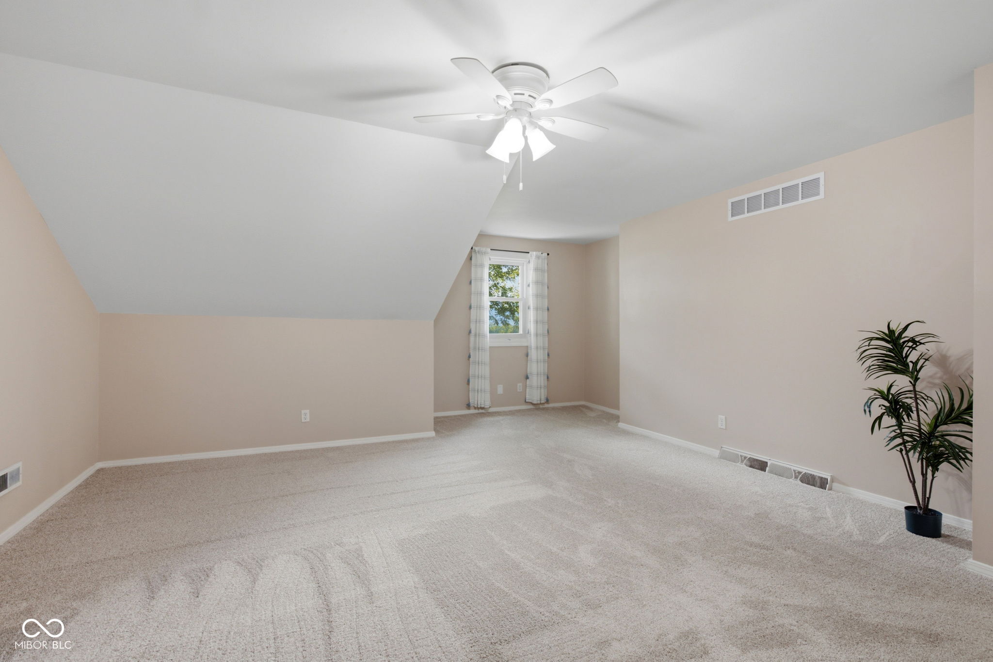 936 W County Road 550 S