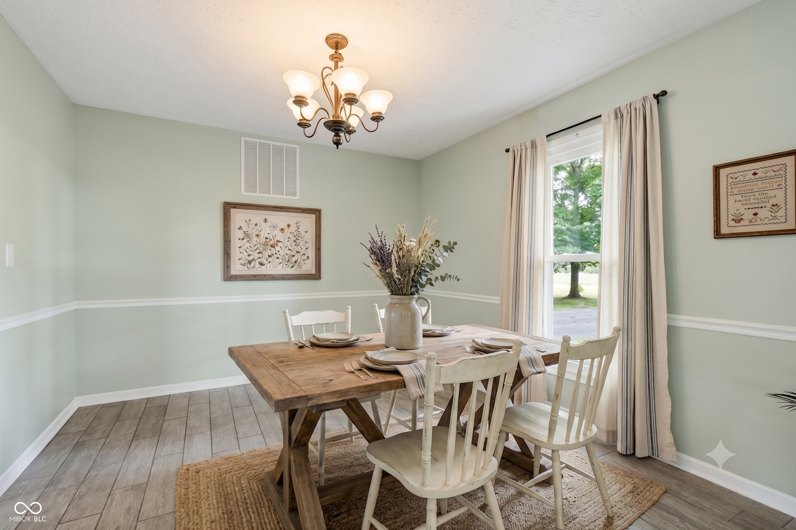 936 W County Road 550 S
