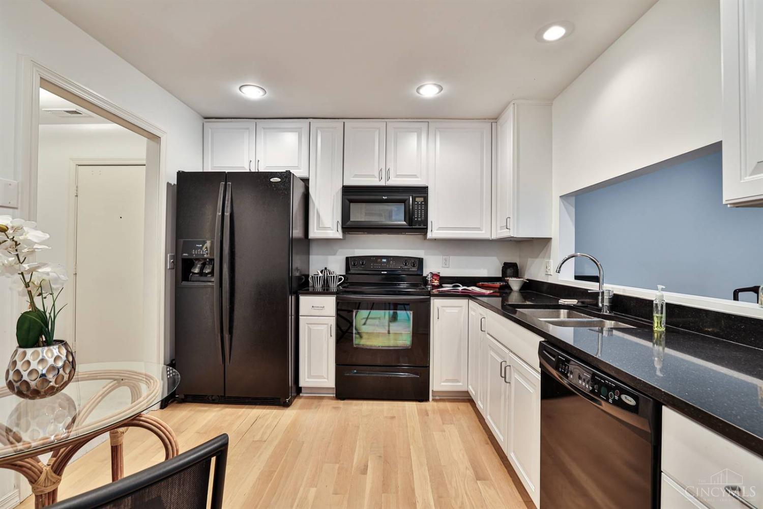 3646 Ashworth Drive 401