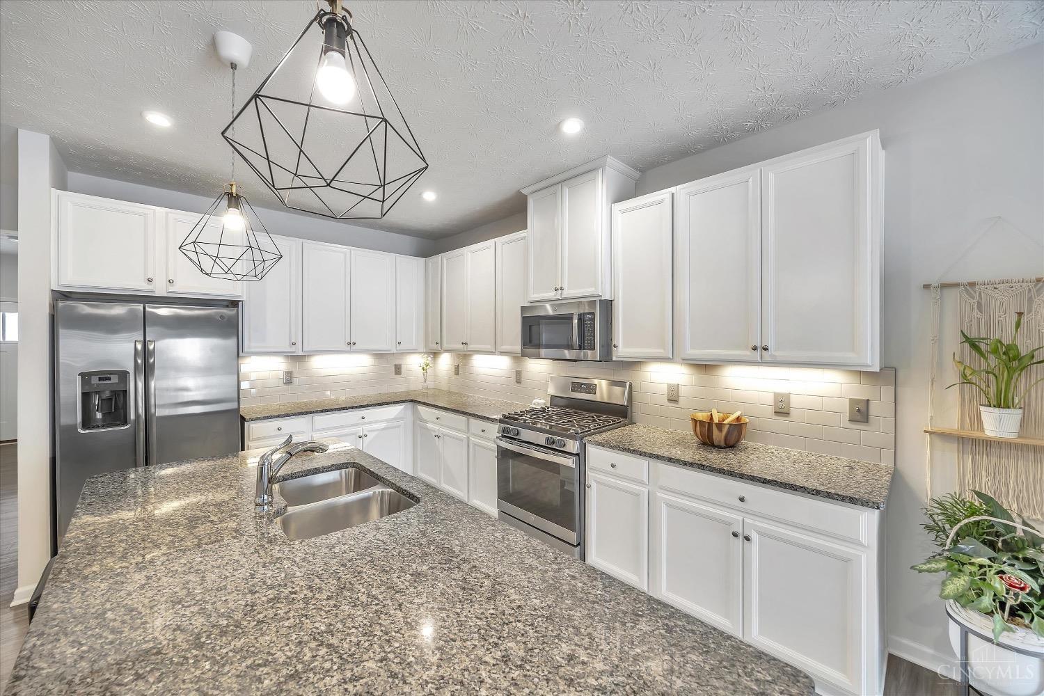 7903 Pinnacle Point Drive