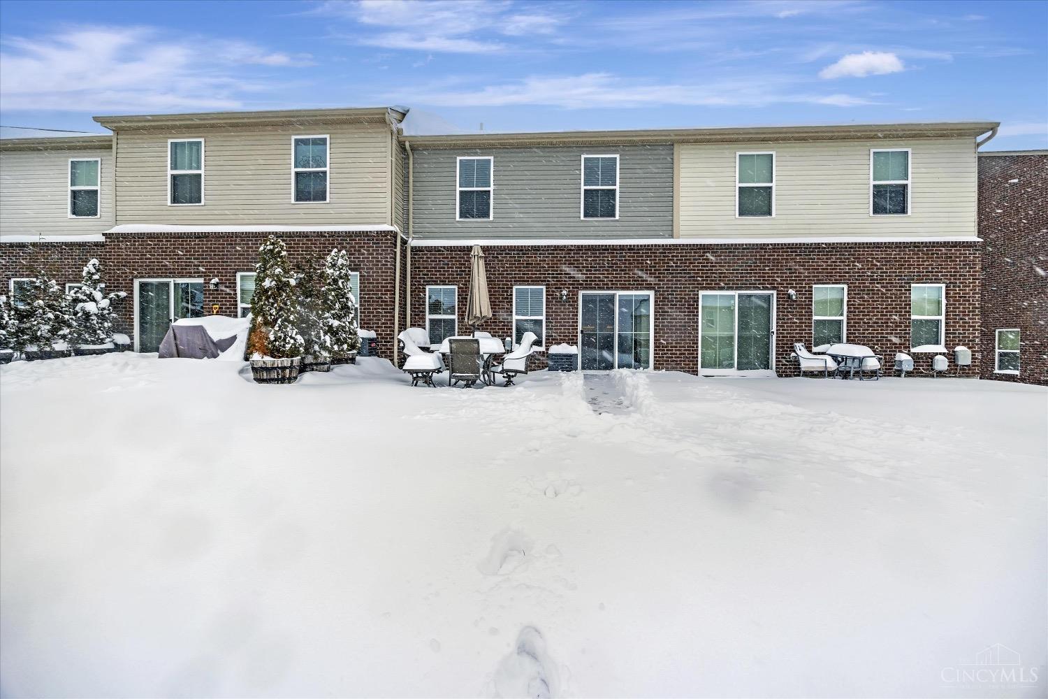 7903 Pinnacle Point Drive