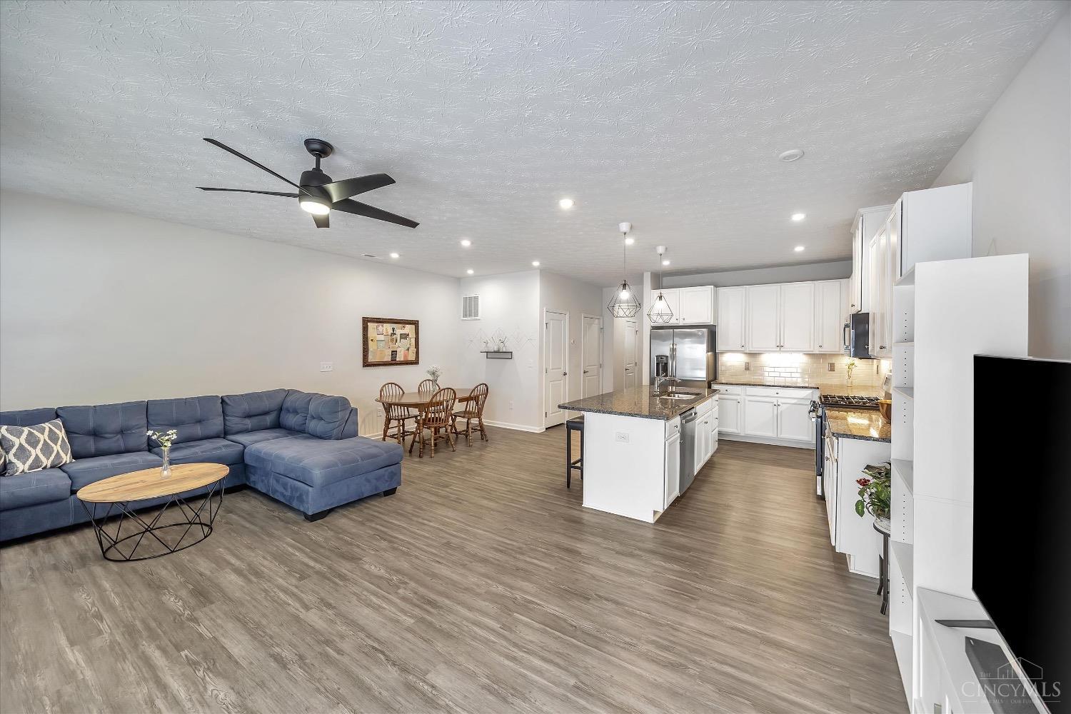 7903 Pinnacle Point Drive