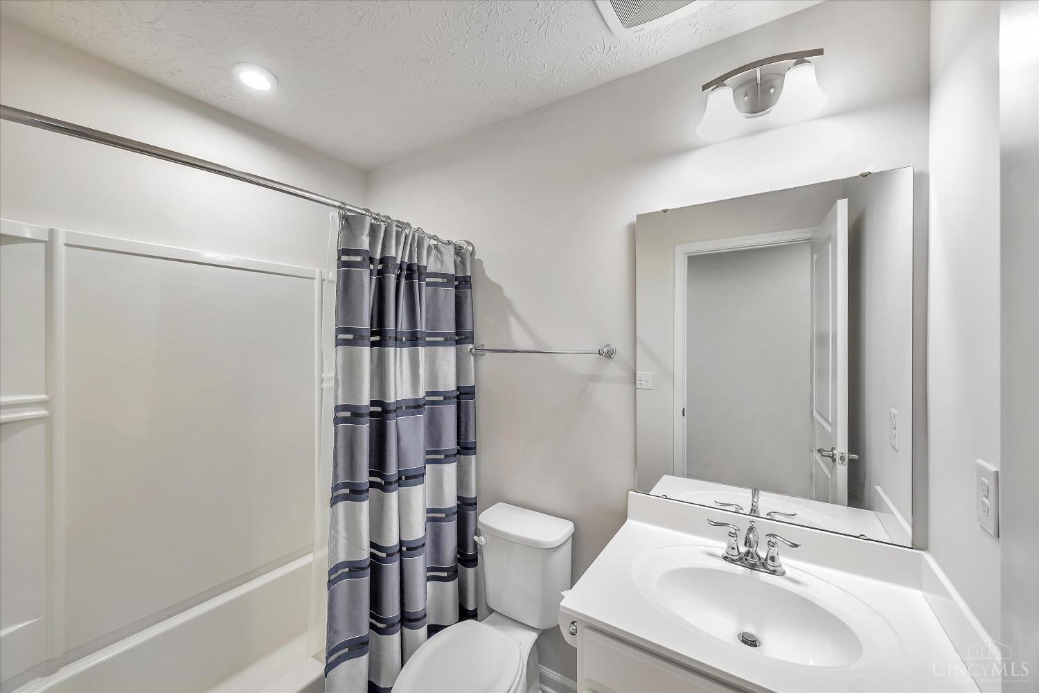 7903 Pinnacle Point Drive