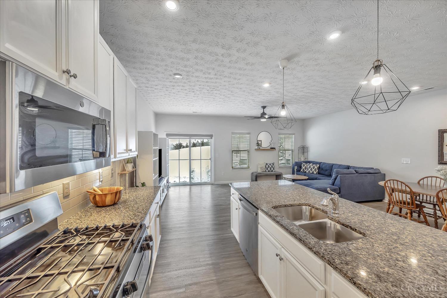 7903 Pinnacle Point Drive