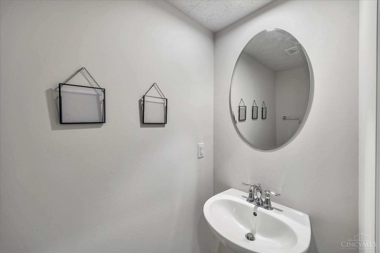 7903 Pinnacle Point Drive