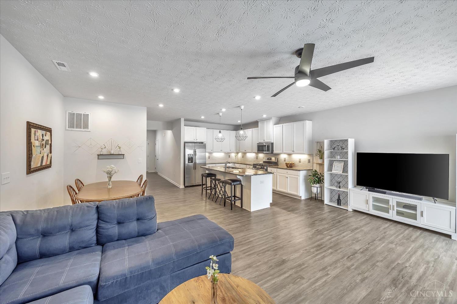 7903 Pinnacle Point Drive