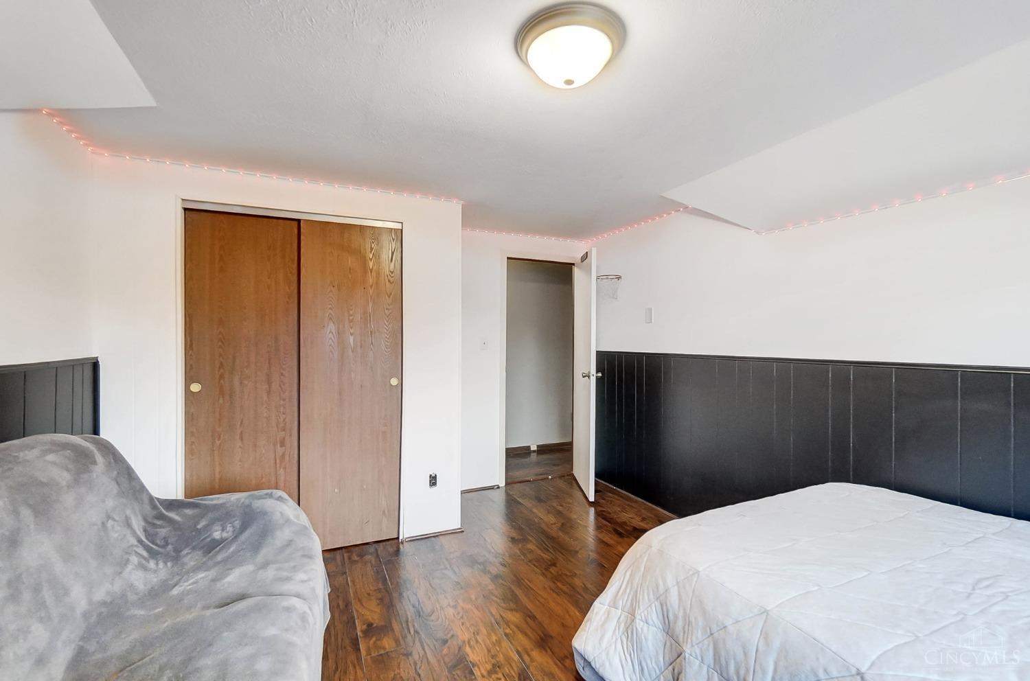 5524 Raceview Avenue