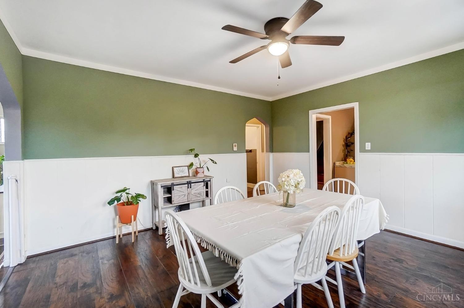 5524 Raceview Avenue