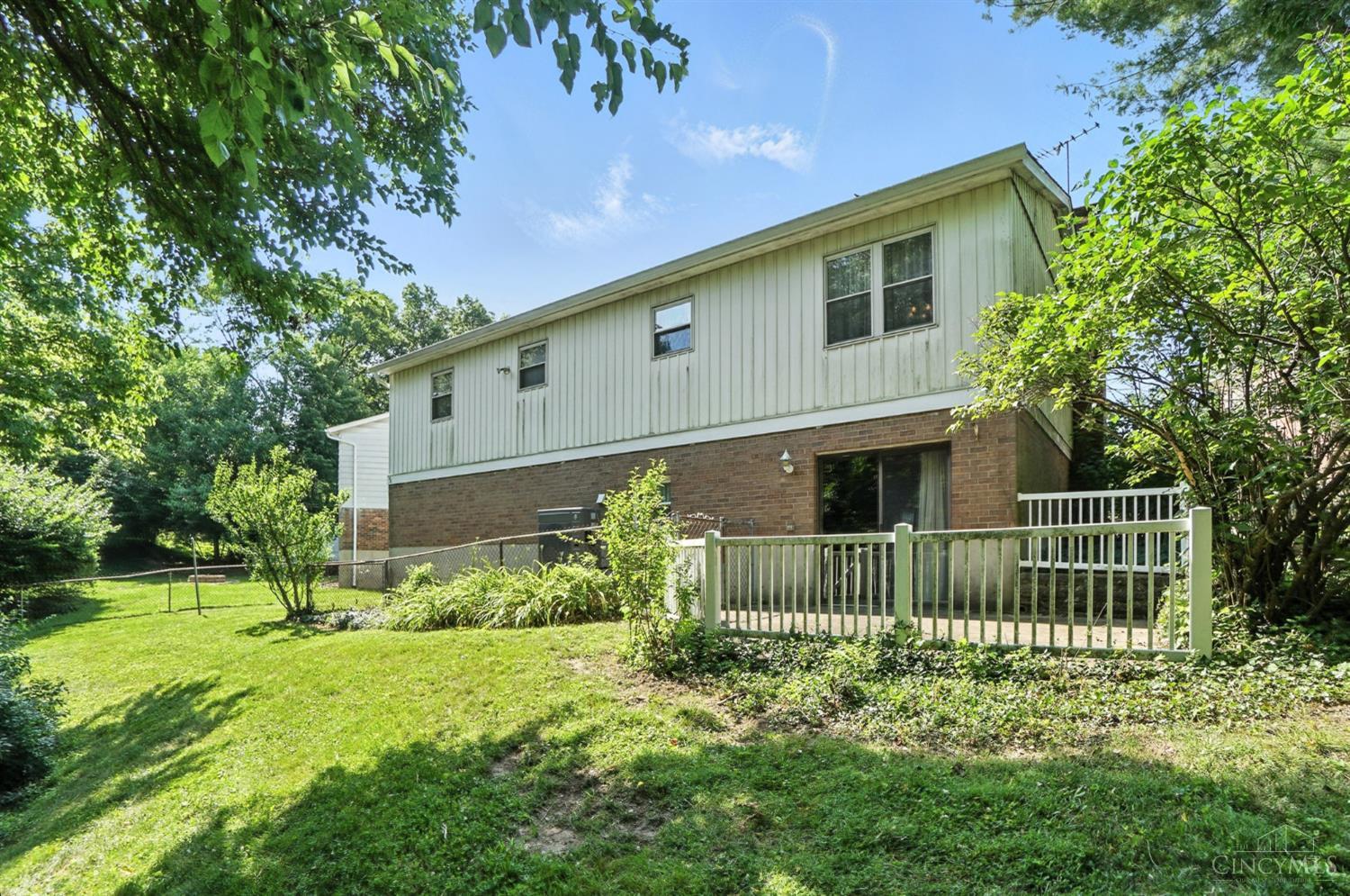 1749 Doresa Place