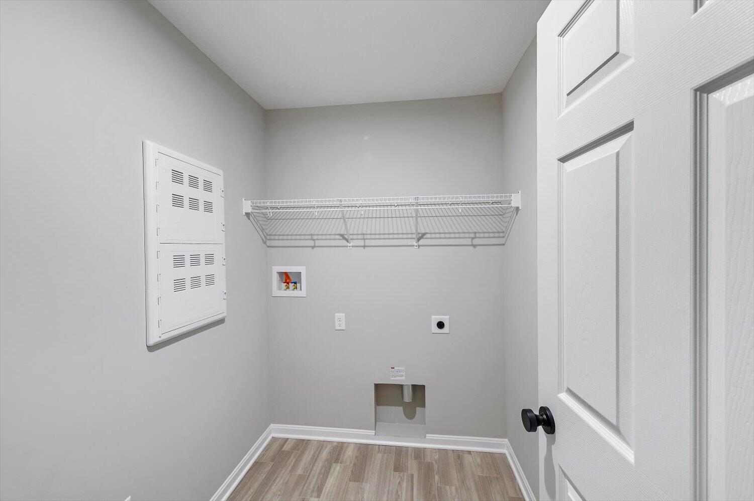 2556 Crosshill Drive, 8-102