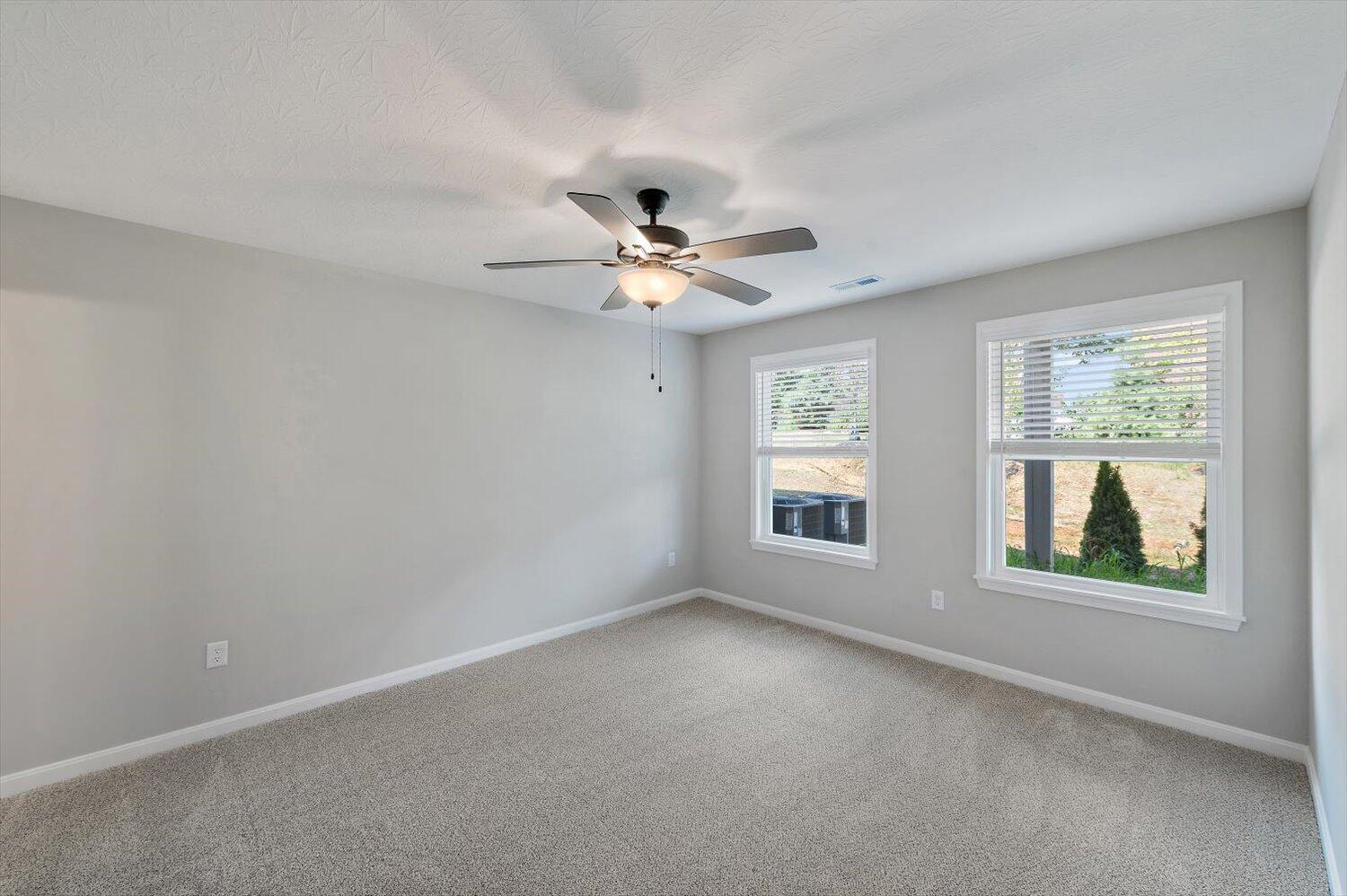 2556 Crosshill Drive, 8-102