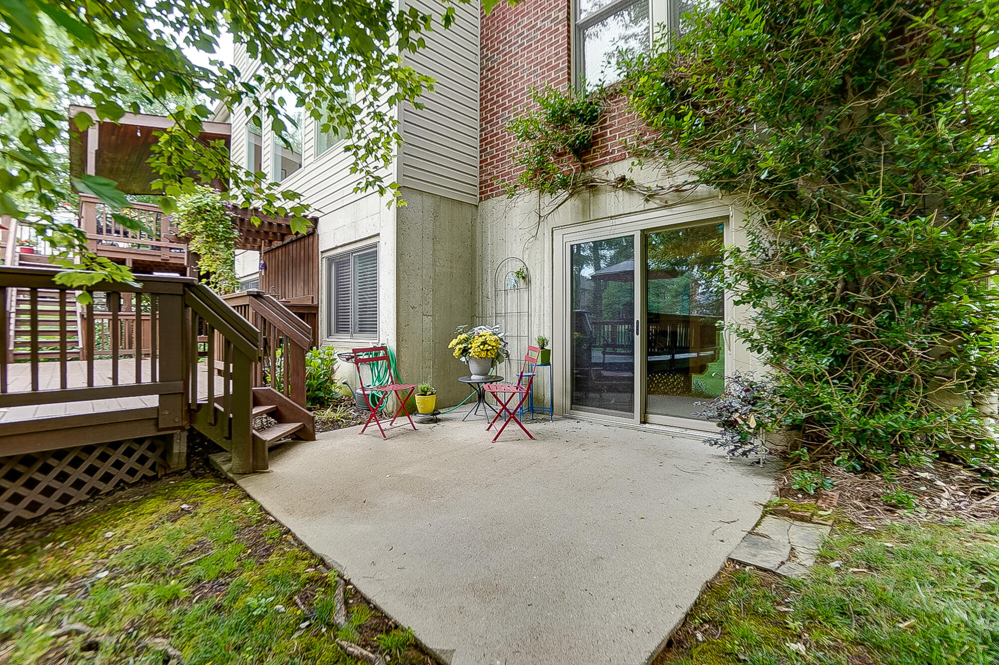 9996 Cedarwood Drive
