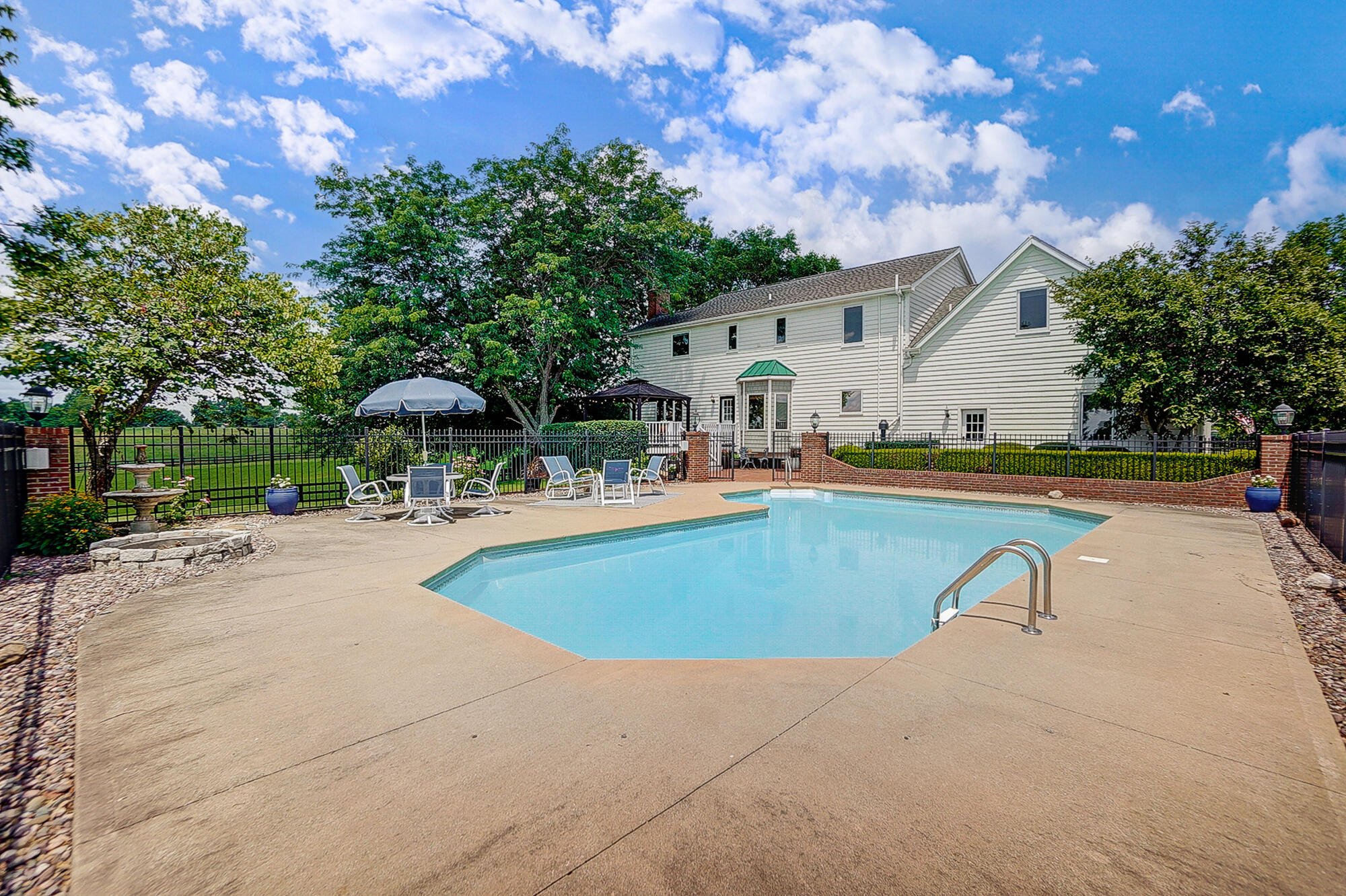 2677 Hathaway Road