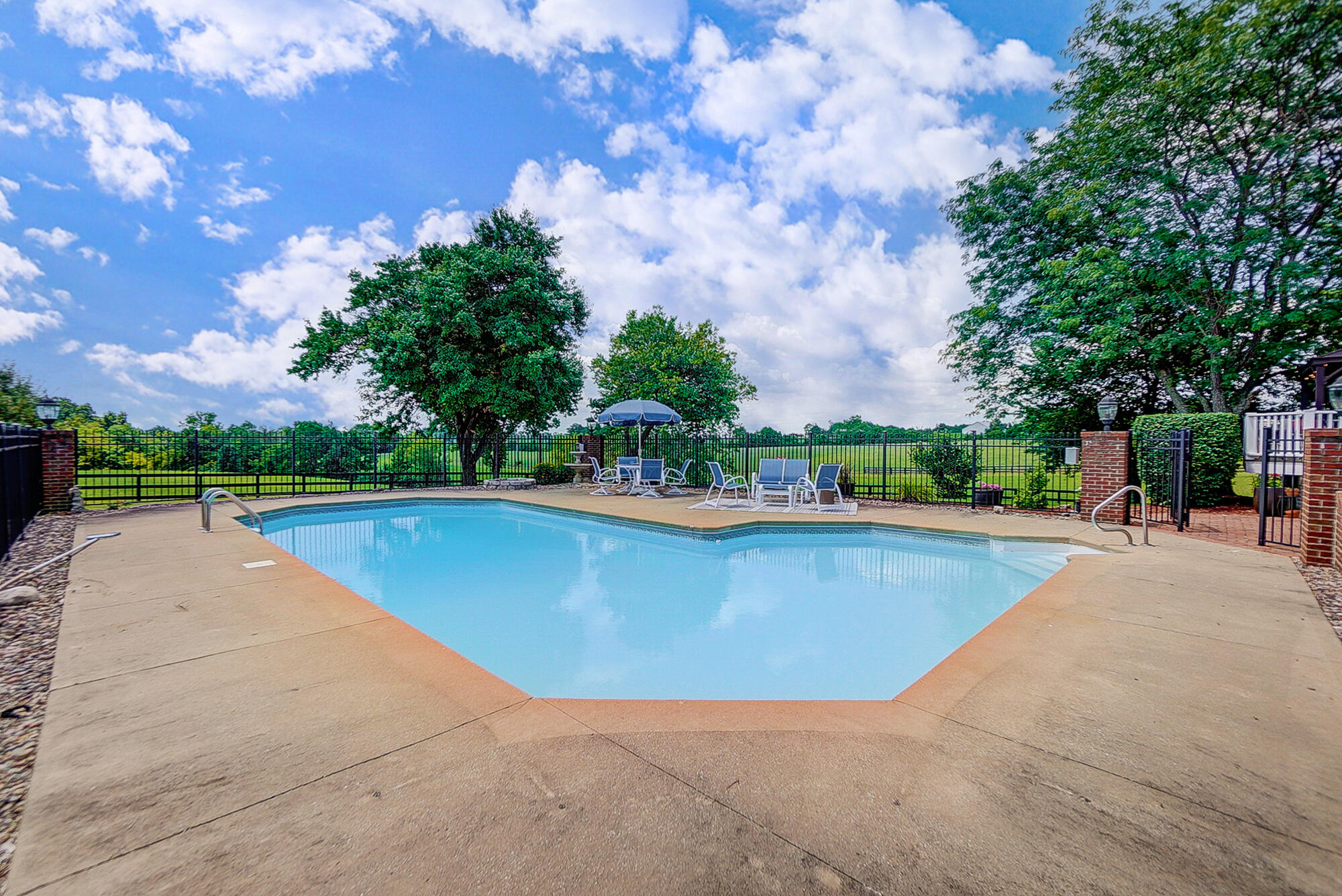 2677 Hathaway Road