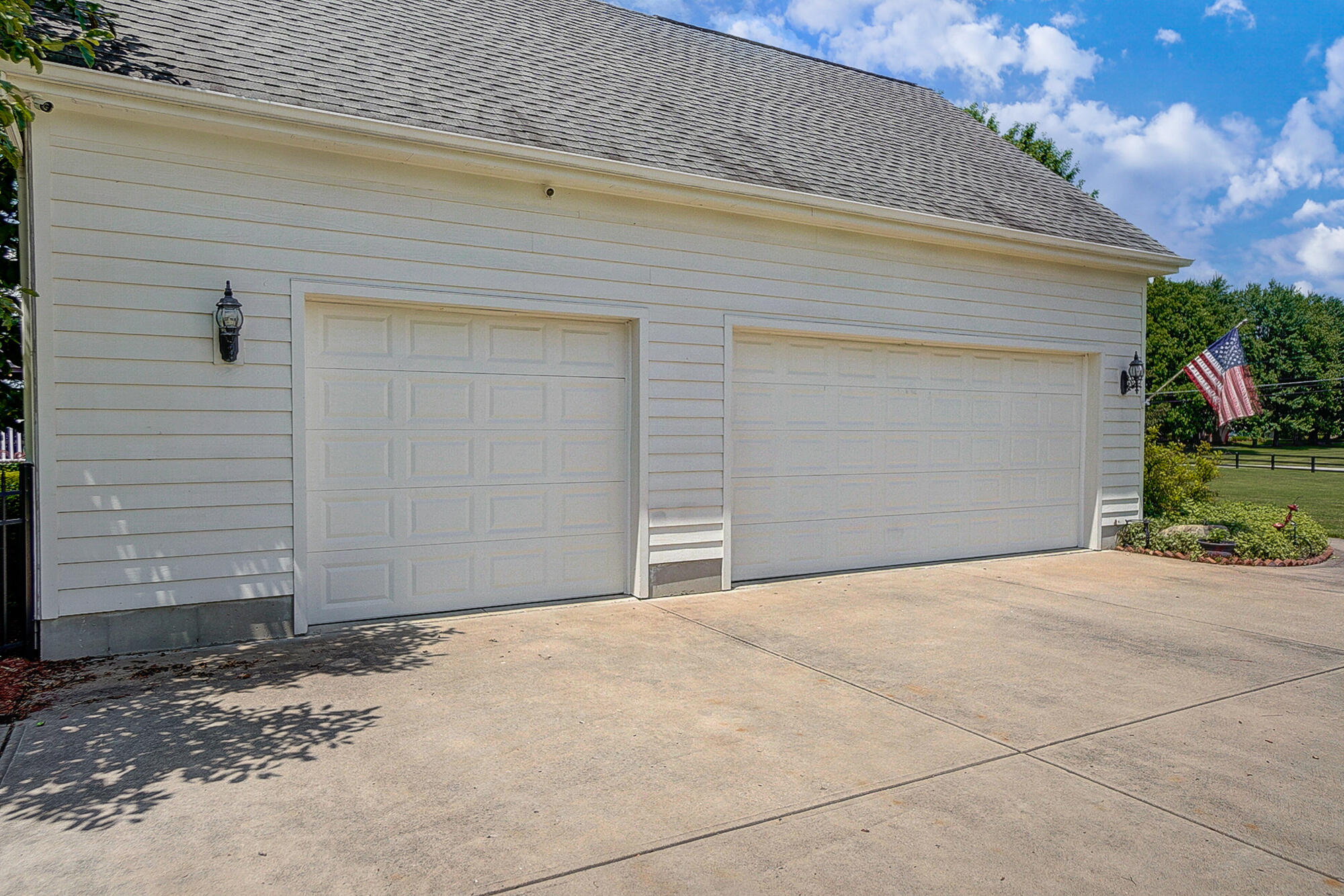 2677 Hathaway Road