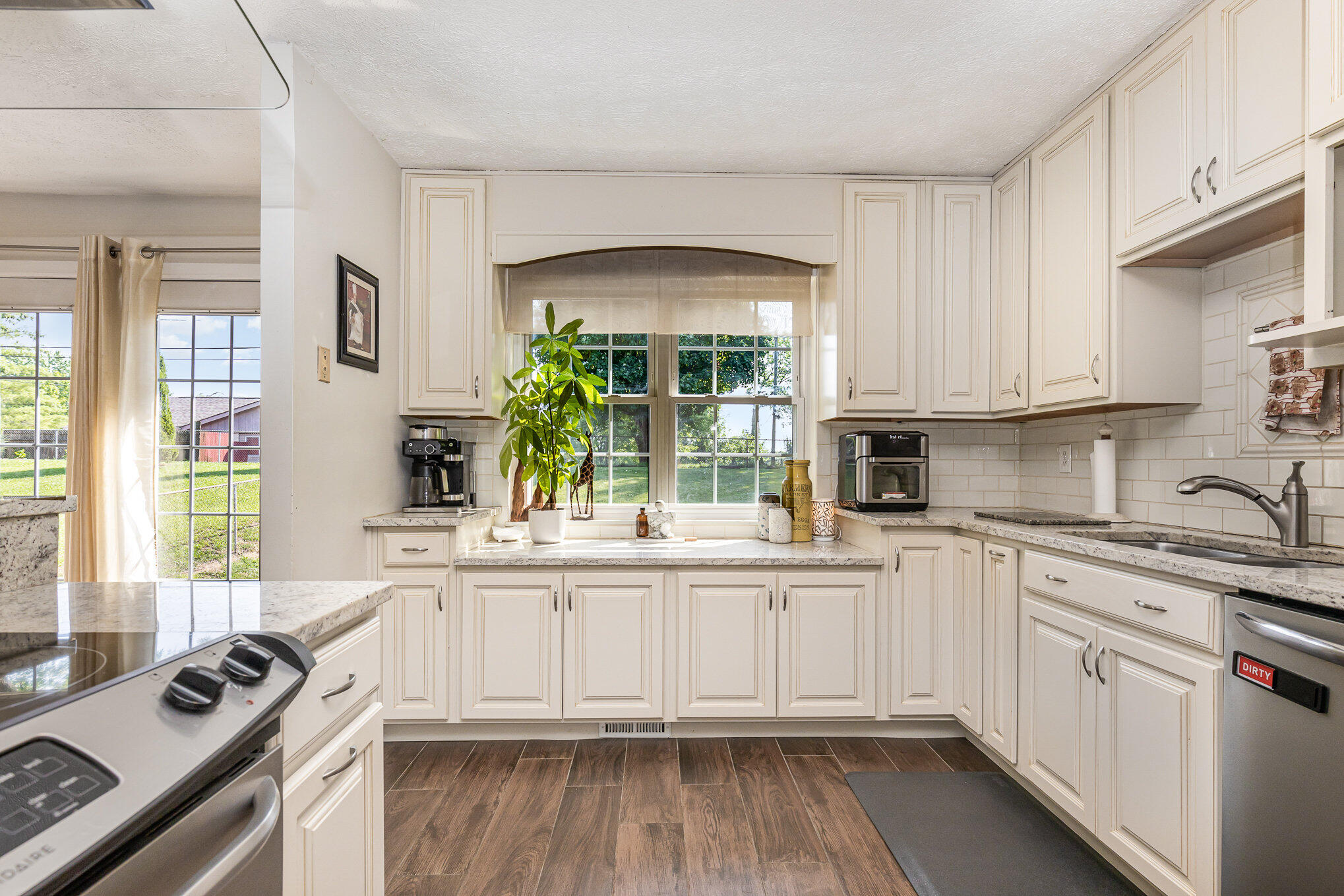 3489 Misty Creek Dr Drive