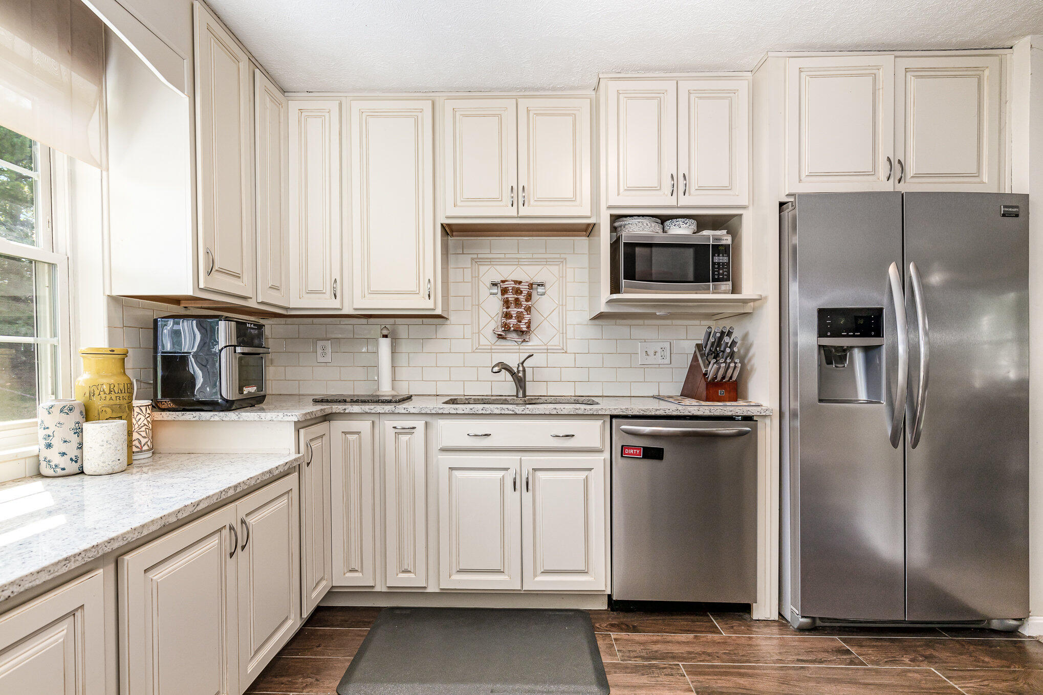 3489 Misty Creek Dr Drive