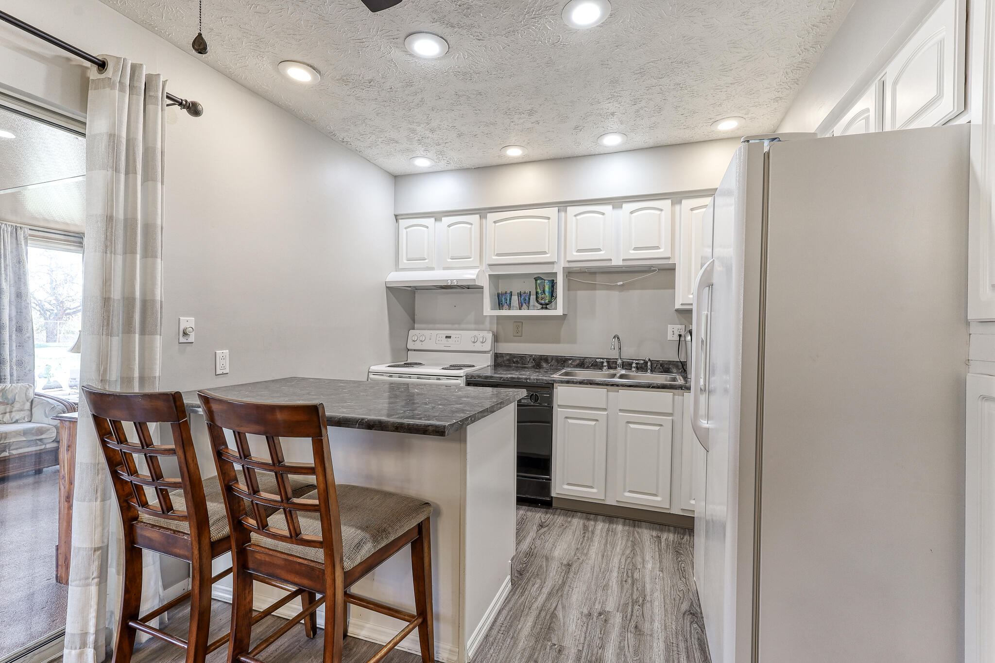 7767 Walnut Creek Drive