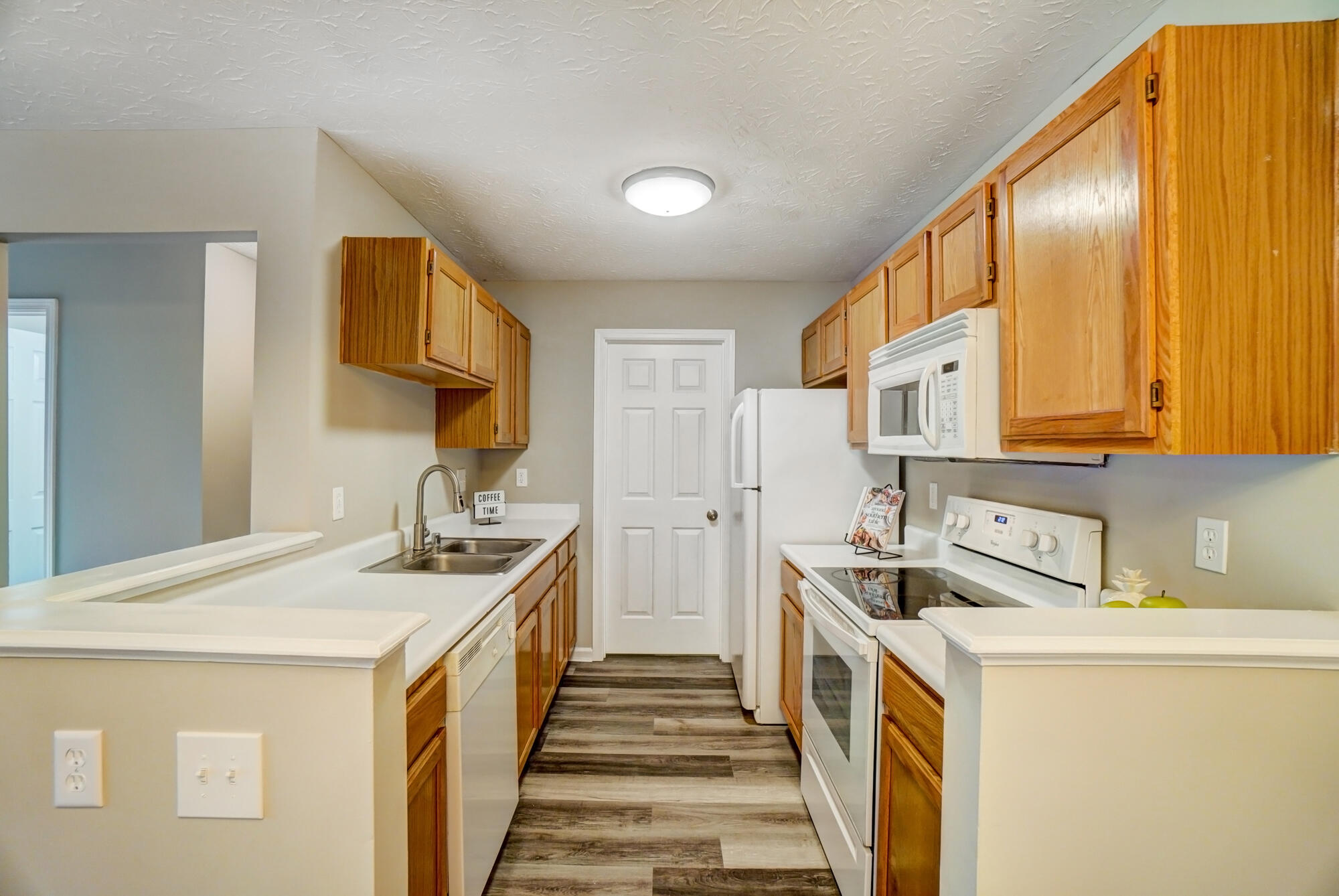 10200 Crossbow Court, 2