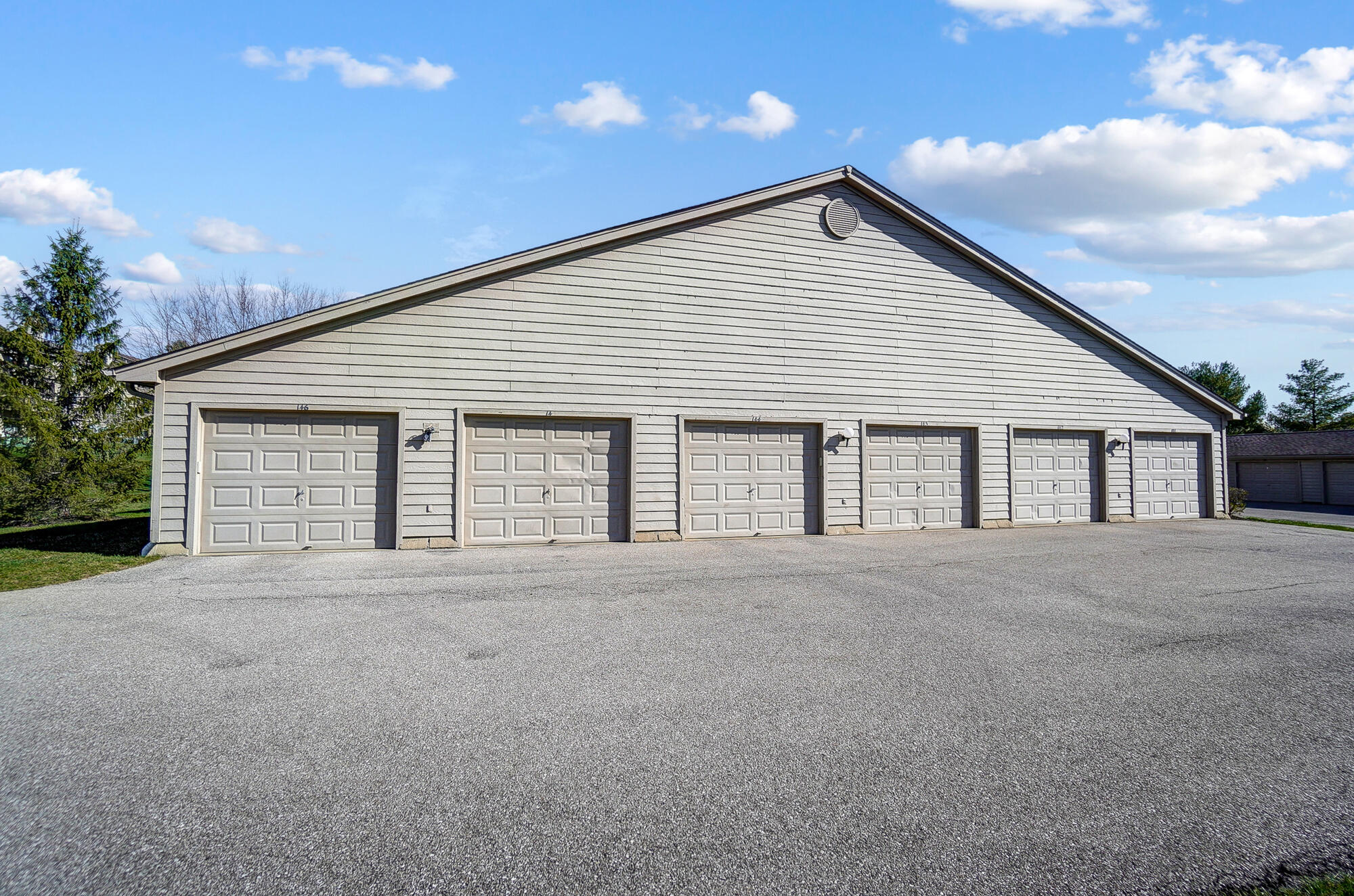 2316 Northmoor Lane, 102