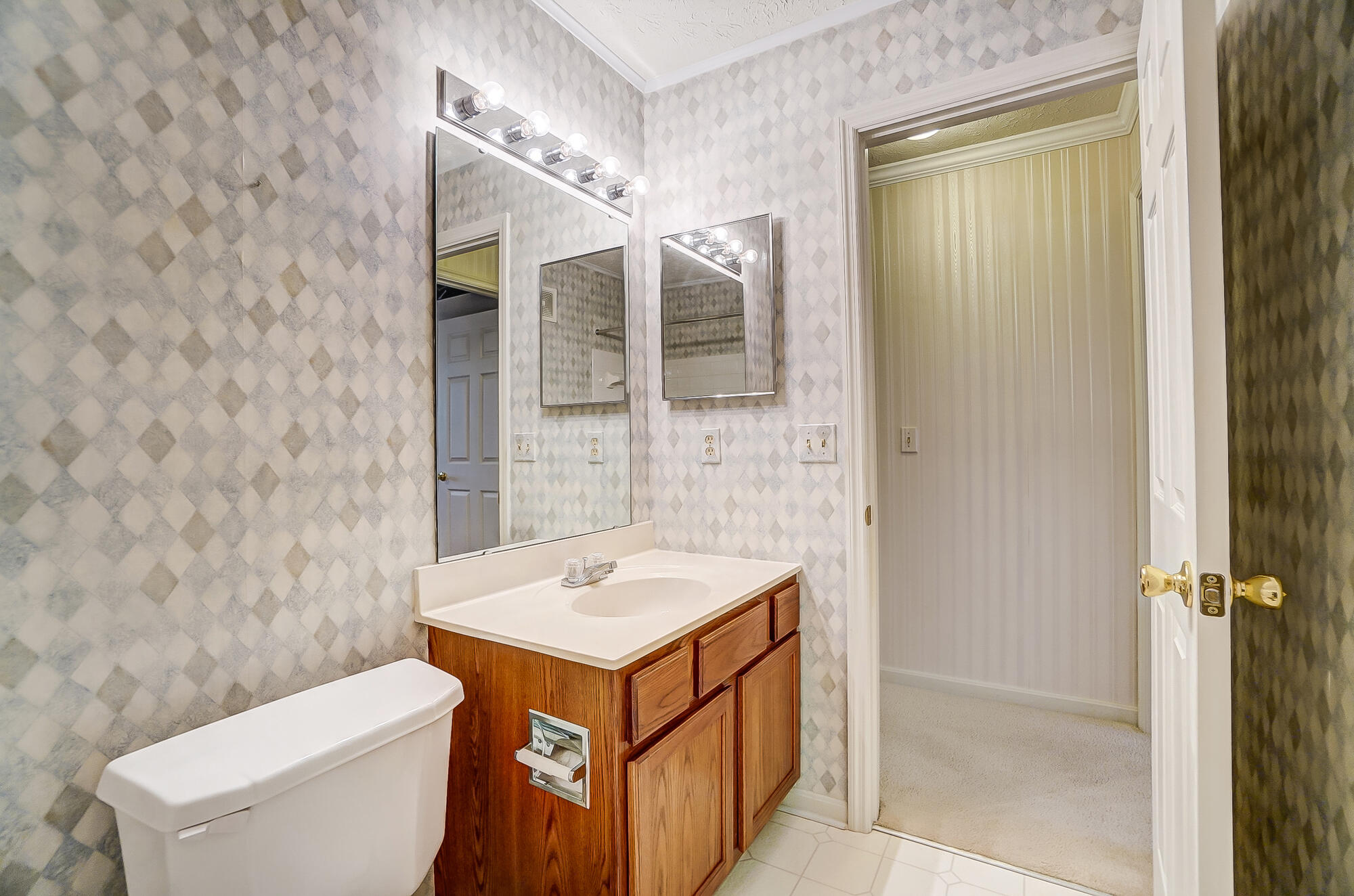 2316 Northmoor Lane, 102