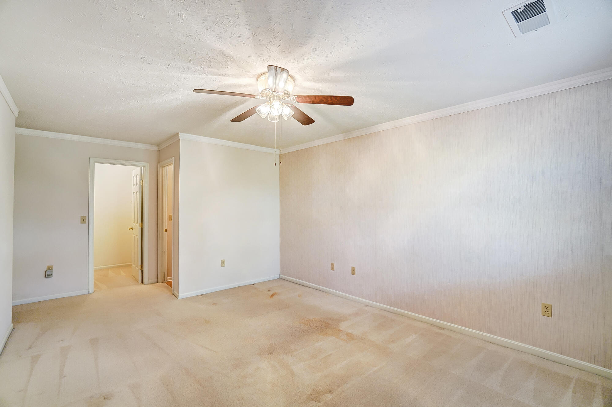 2316 Northmoor Lane, 102