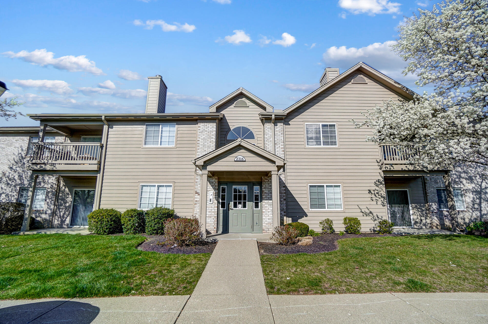 2316 Northmoor Lane, 102