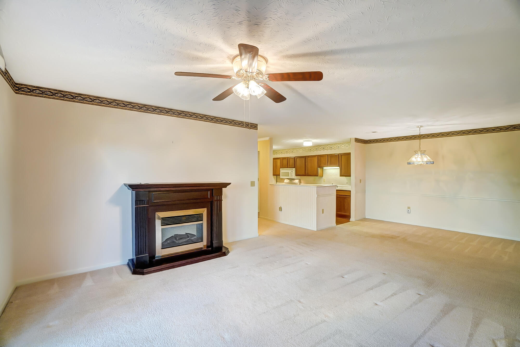 2316 Northmoor Lane, 102