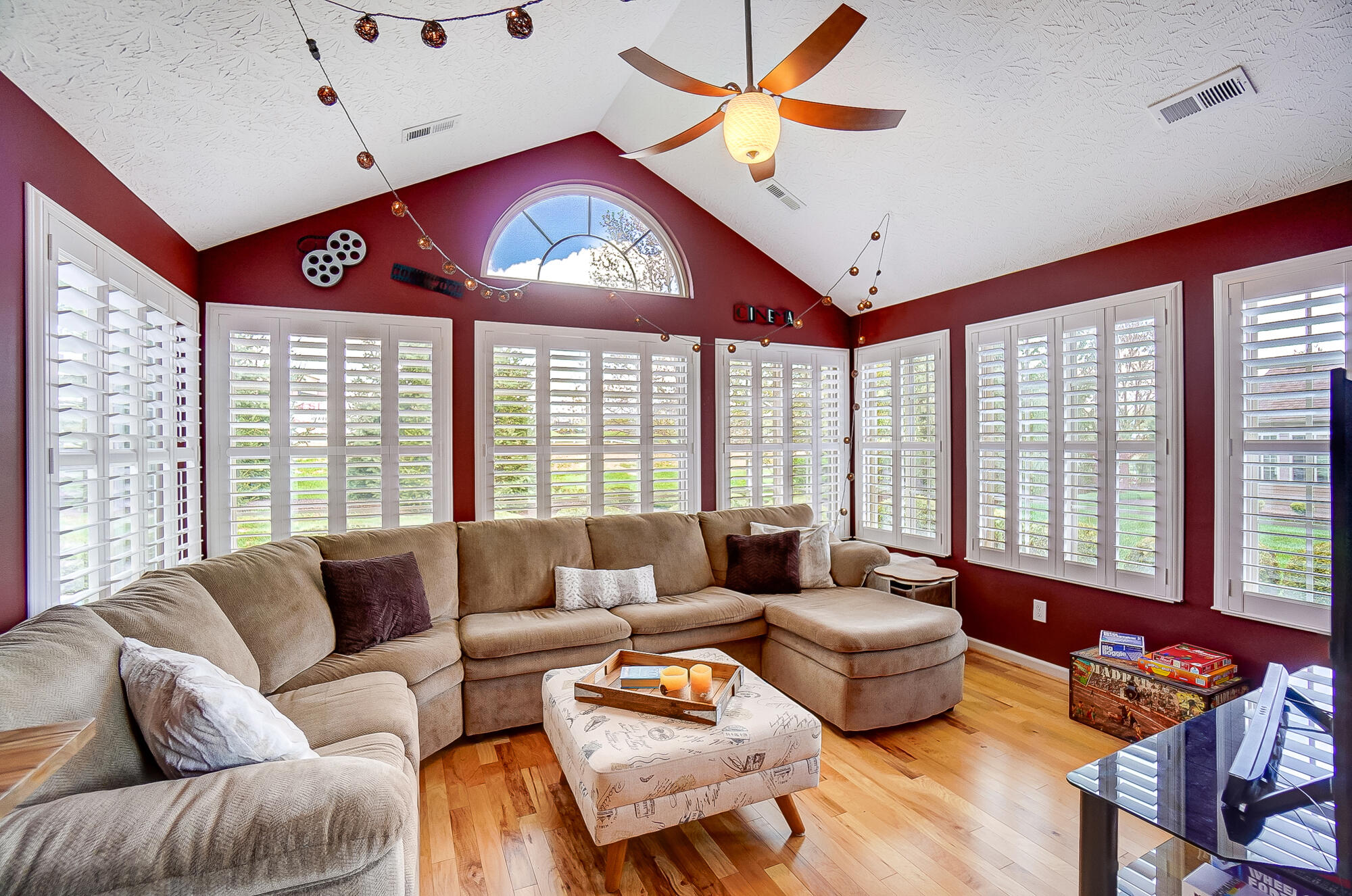 9138 Royal Oak Lane