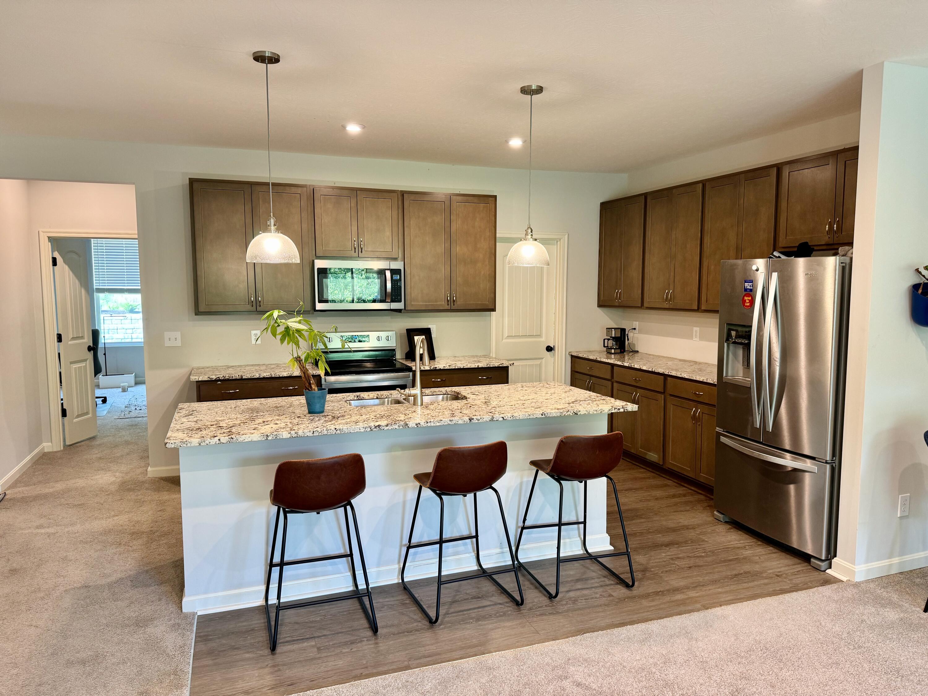 700 Streamside Drive, Upper