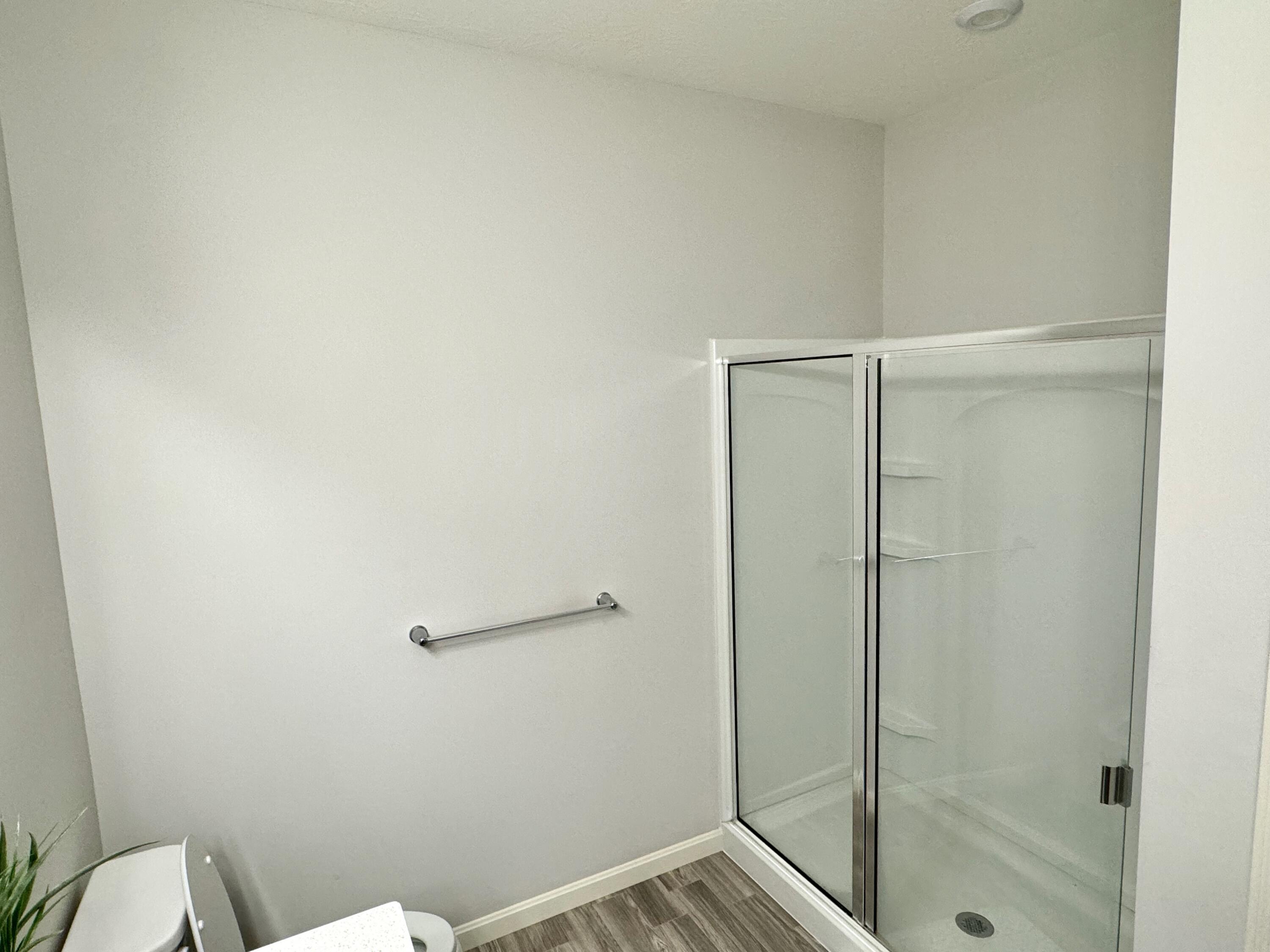 700 Streamside Drive, Upper