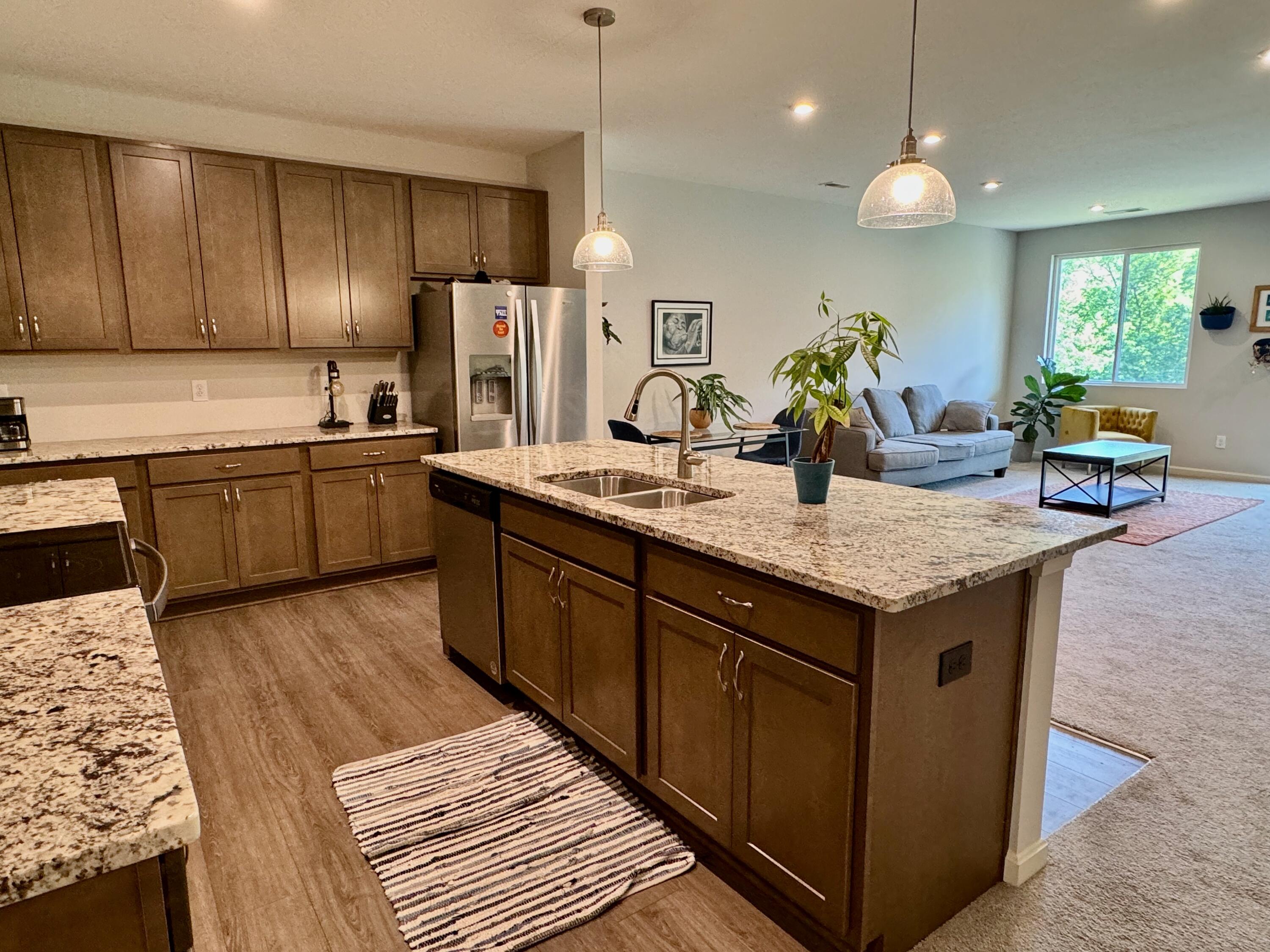 700 Streamside Drive, Upper