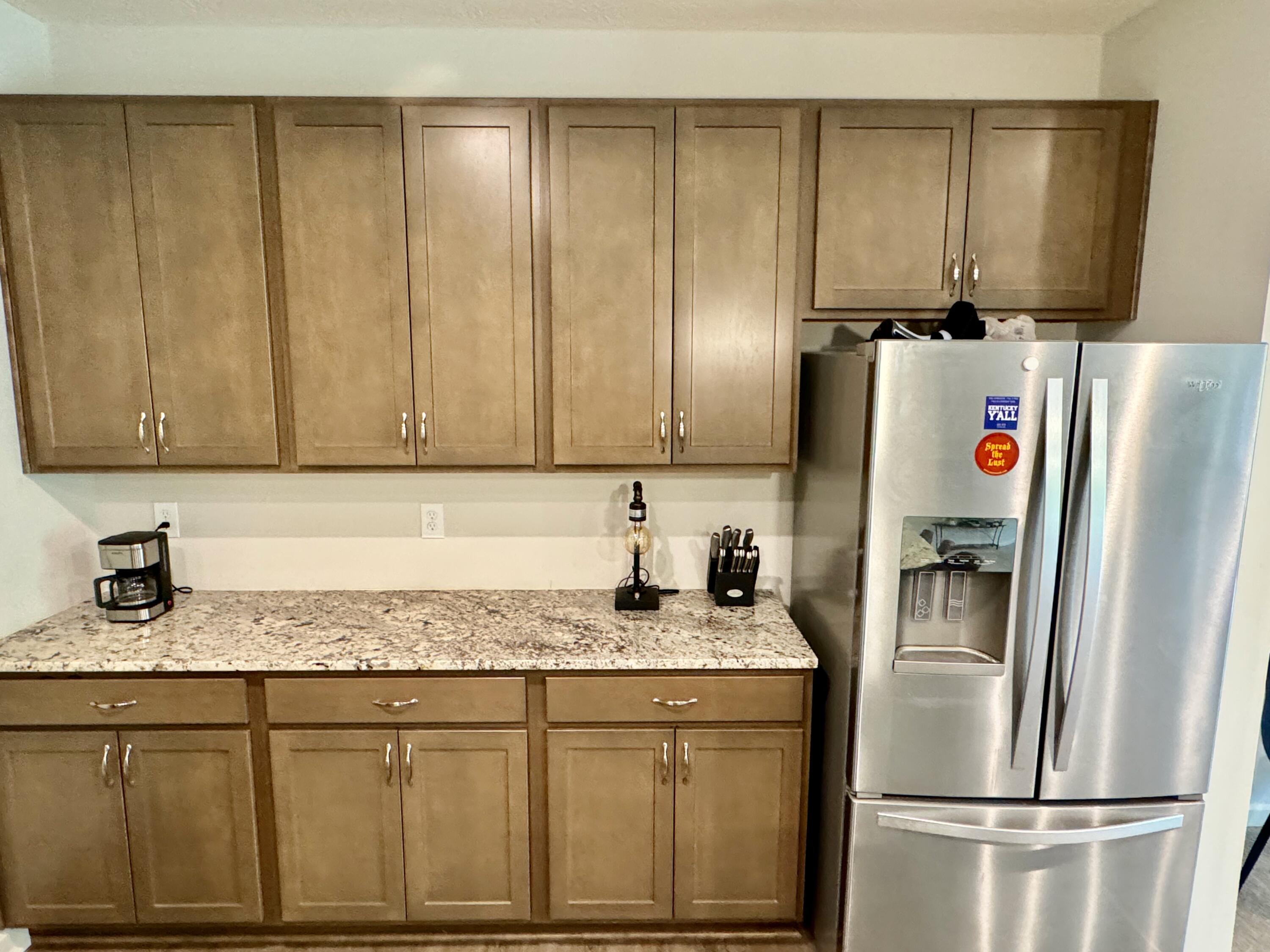 700 Streamside Drive, Upper