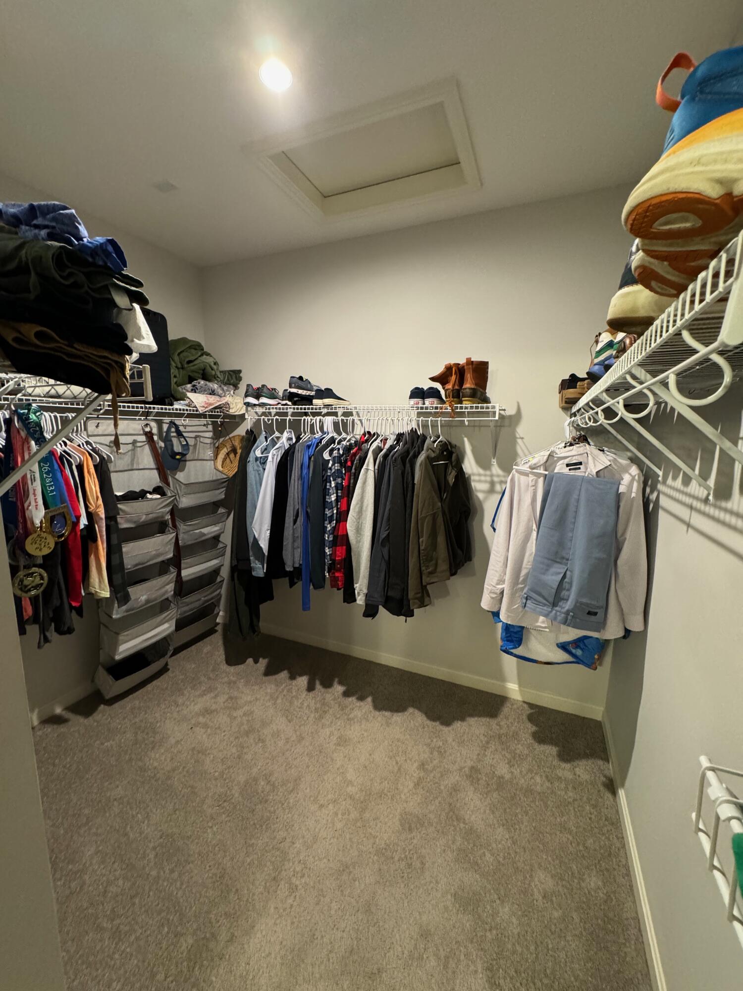 700 Streamside Drive, Upper