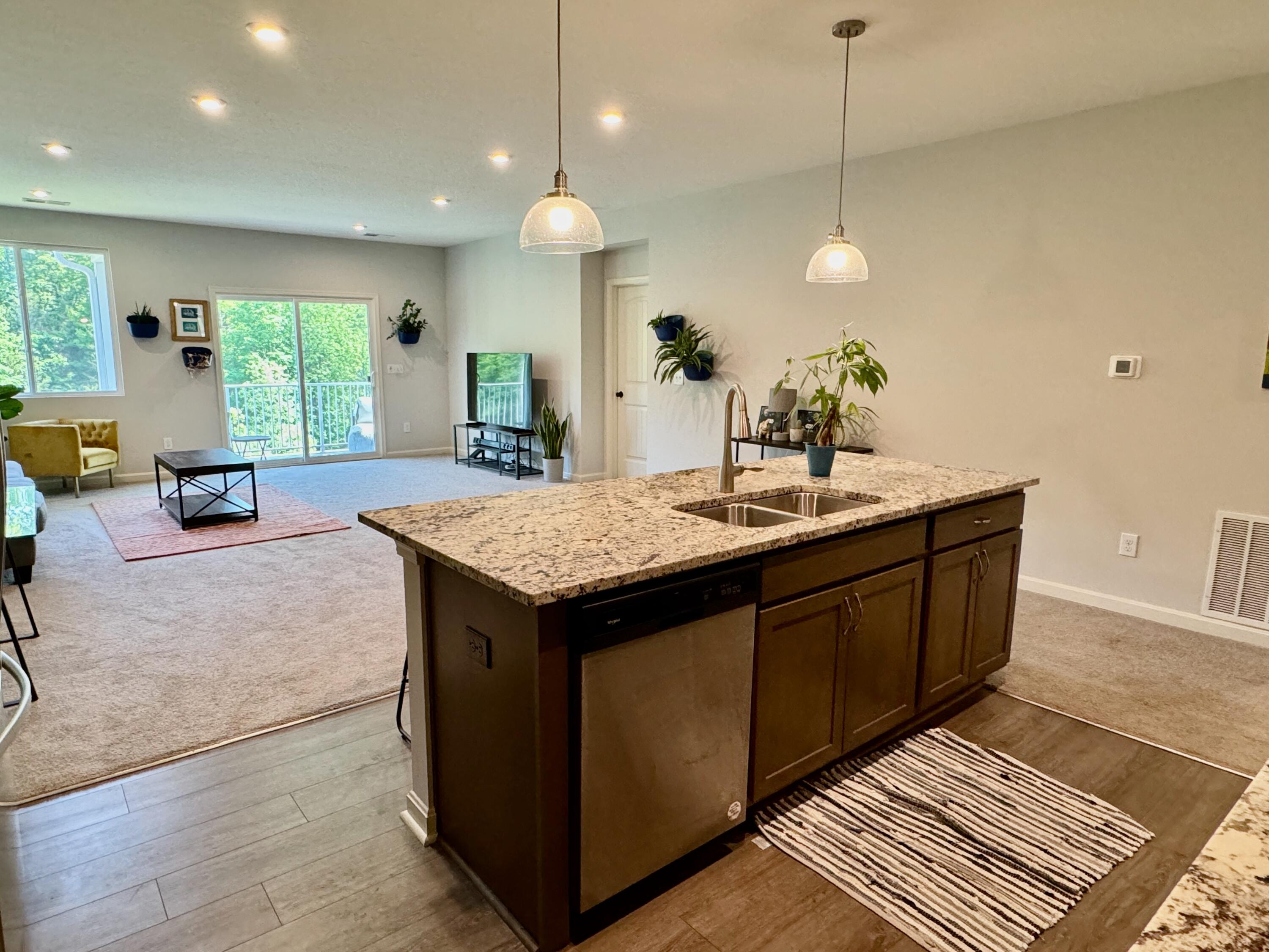 700 Streamside Drive, Upper