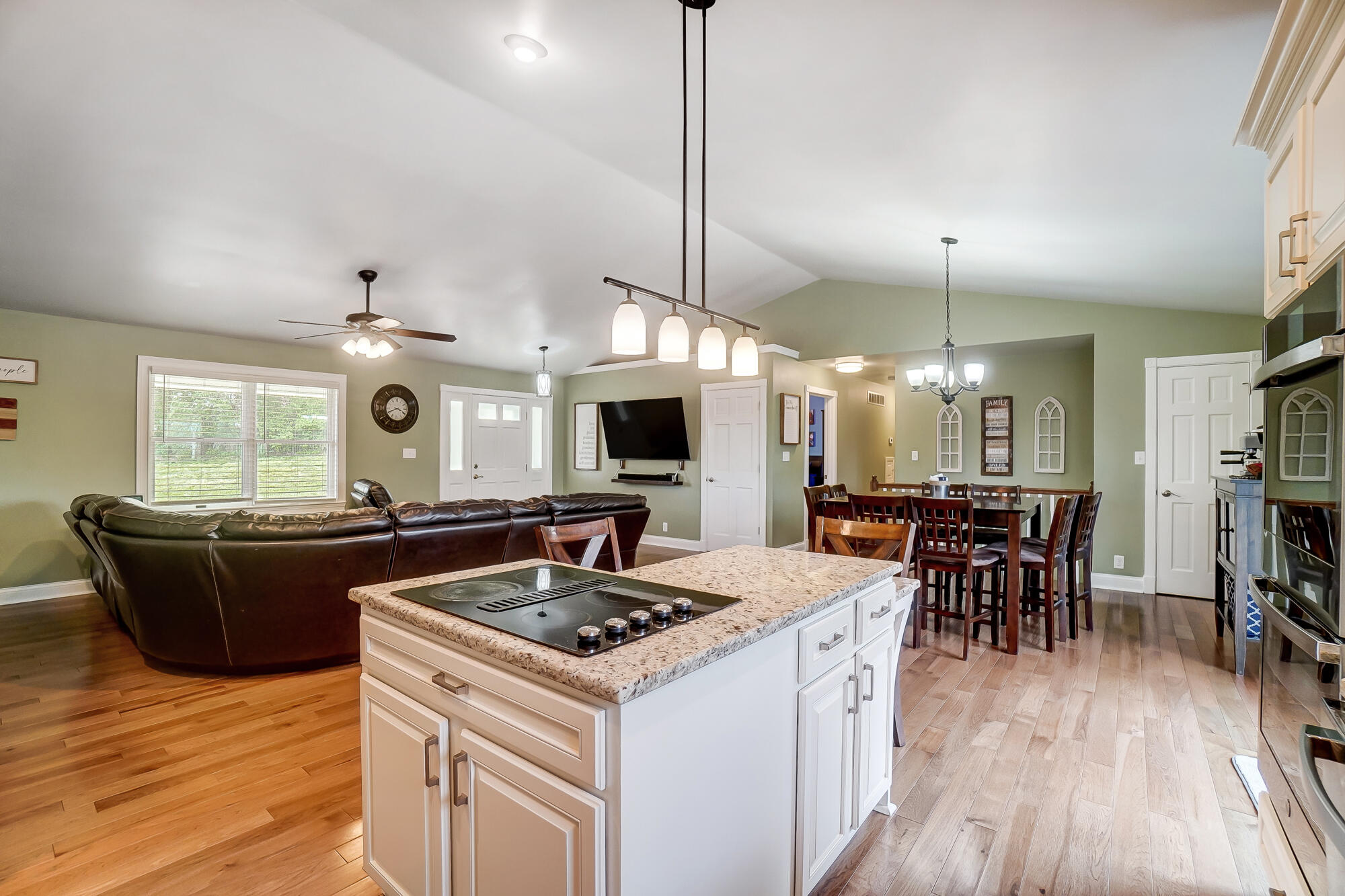 3331 Hathaway Road