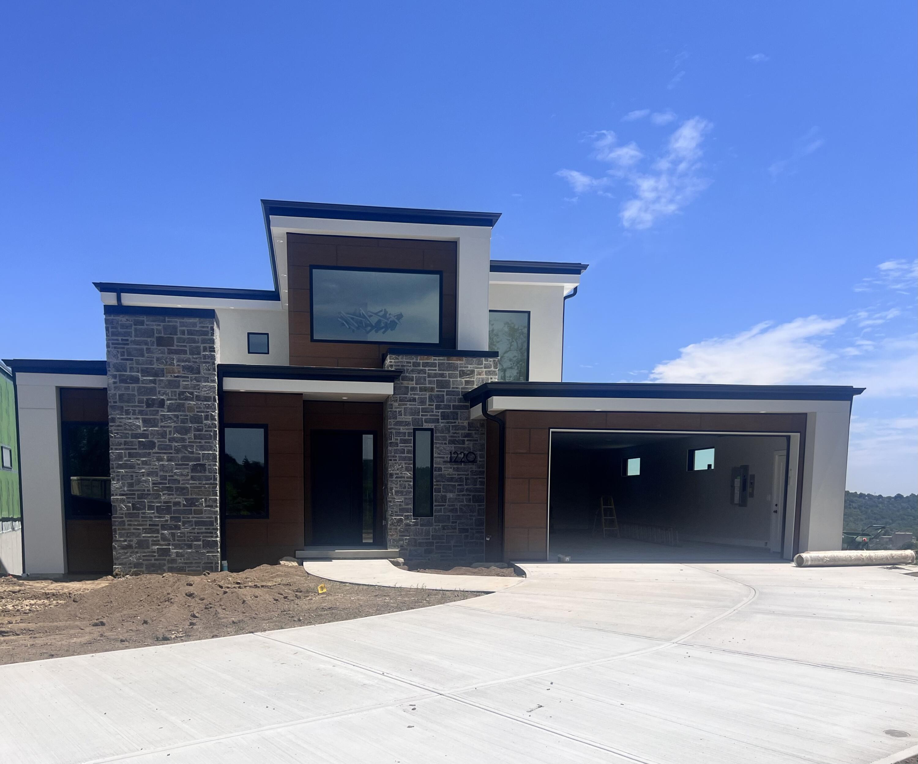 1220 Bellavista Drive