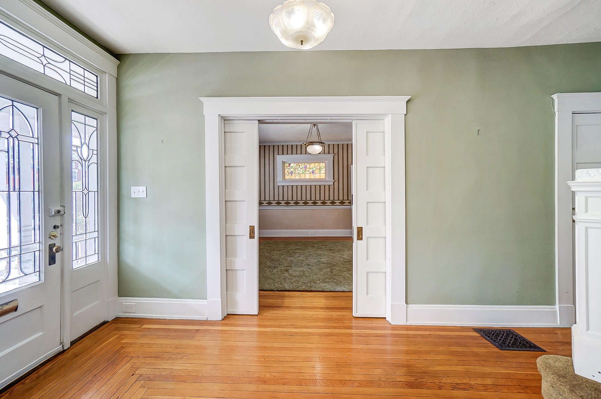 118 E Southern Avenue