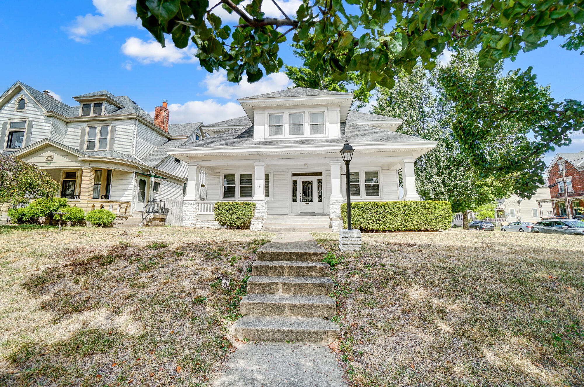 118 E Southern Avenue