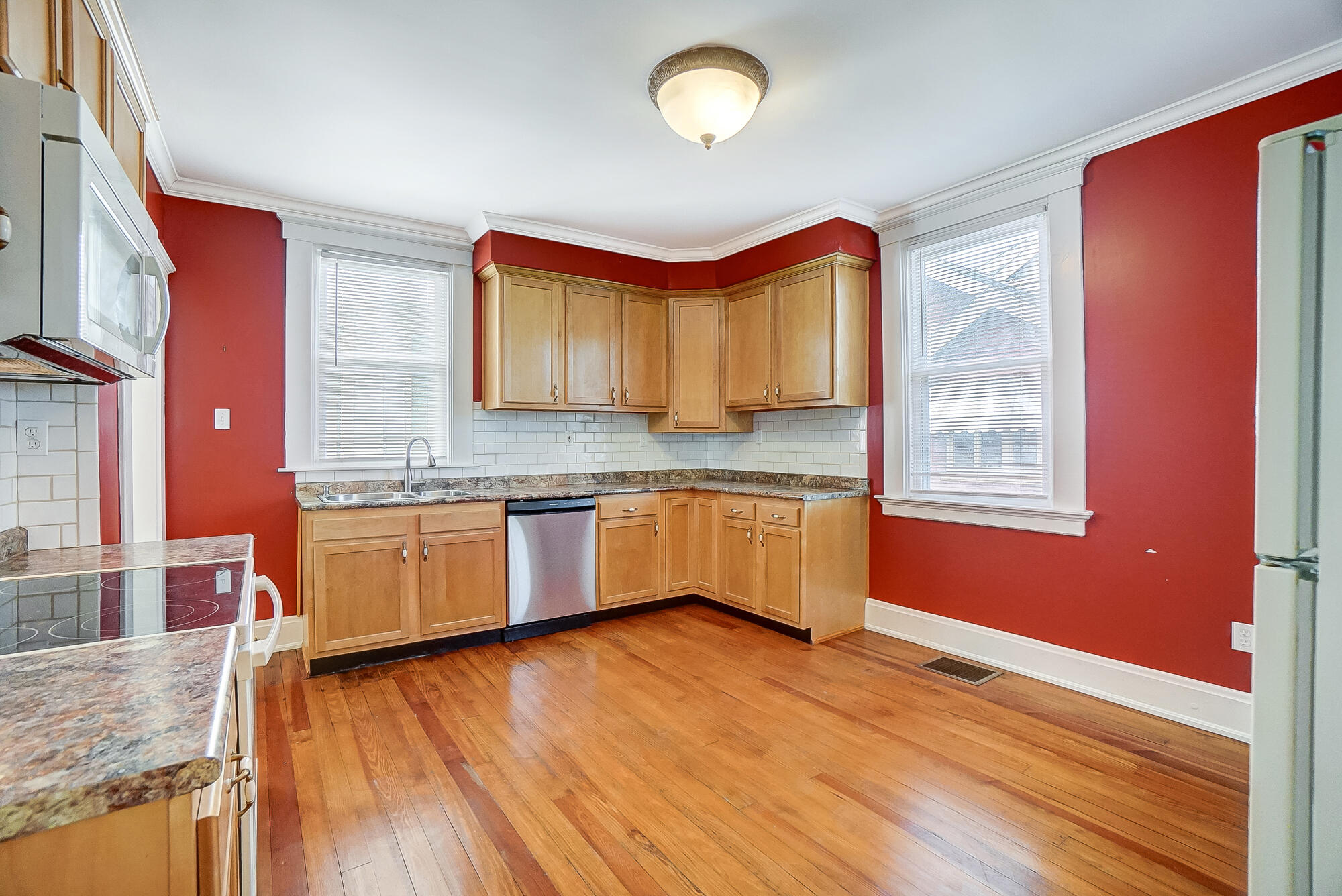 118 E Southern Avenue