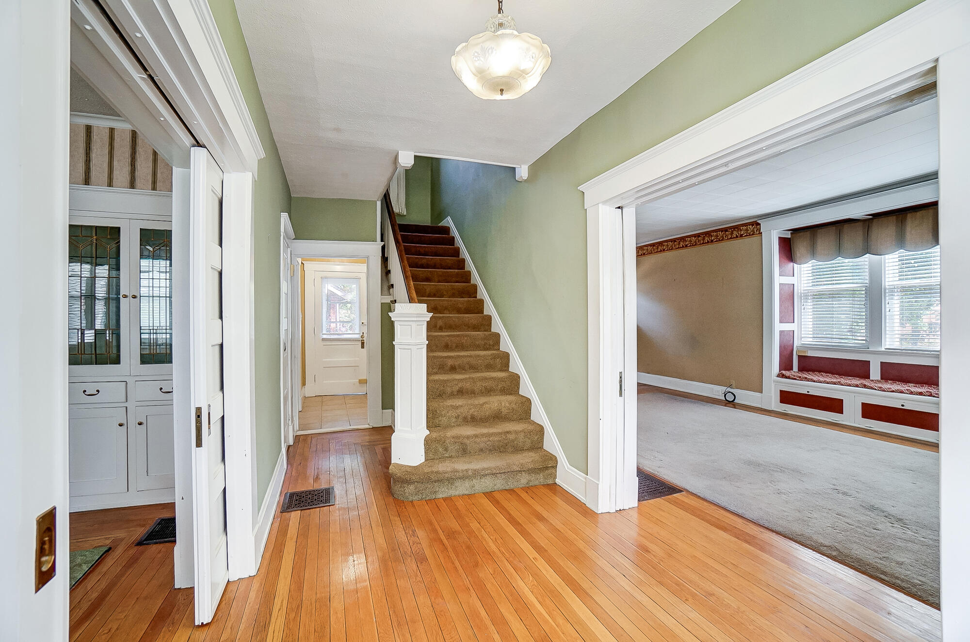 118 E Southern Avenue