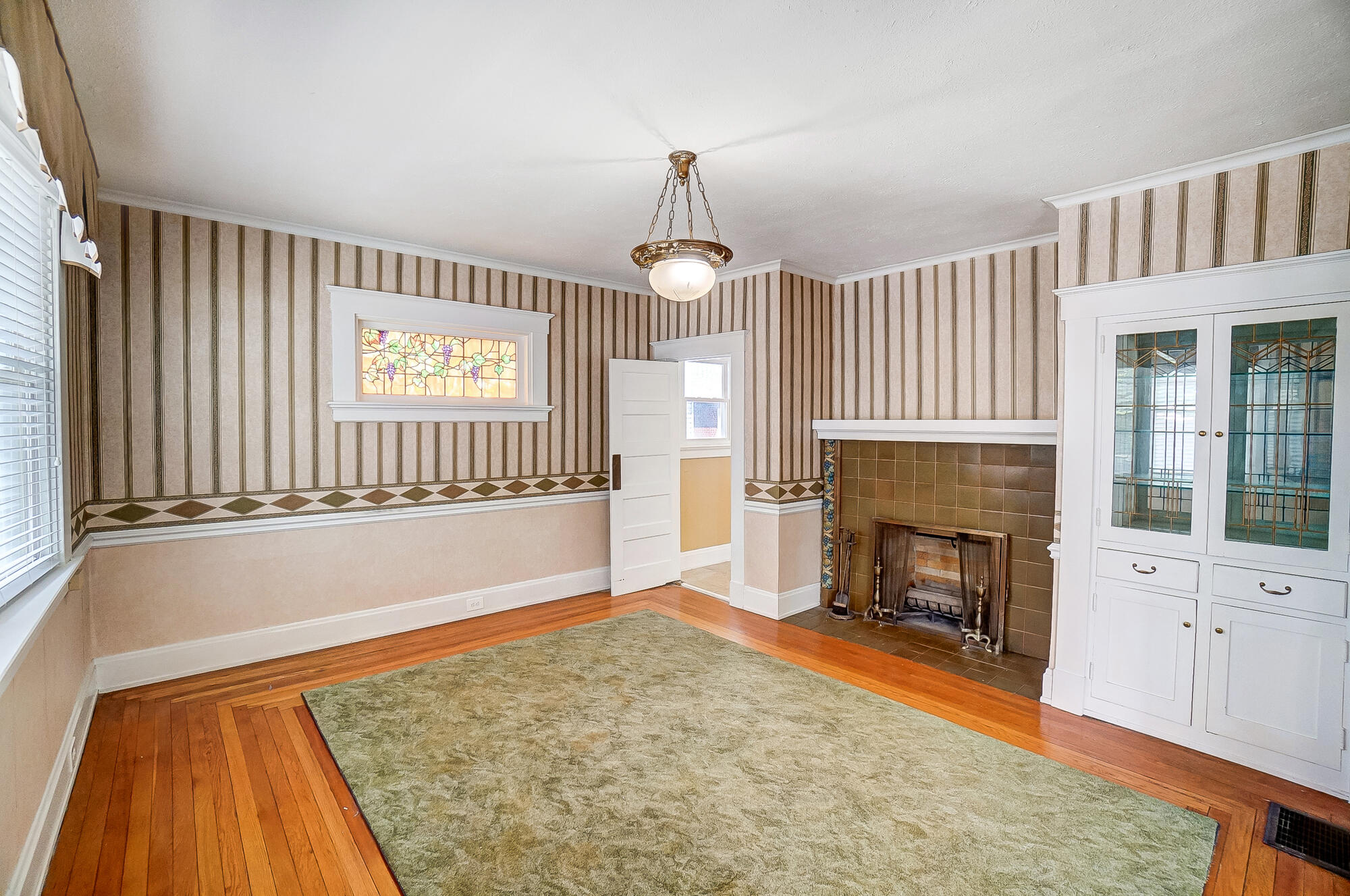 118 E Southern Avenue