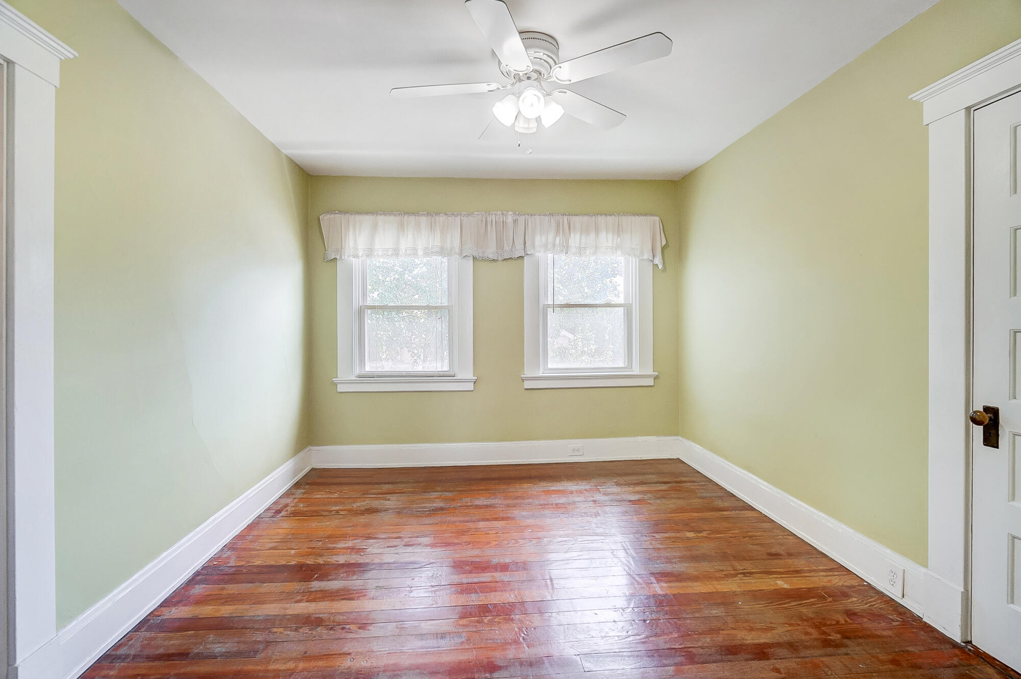 118 E Southern Avenue