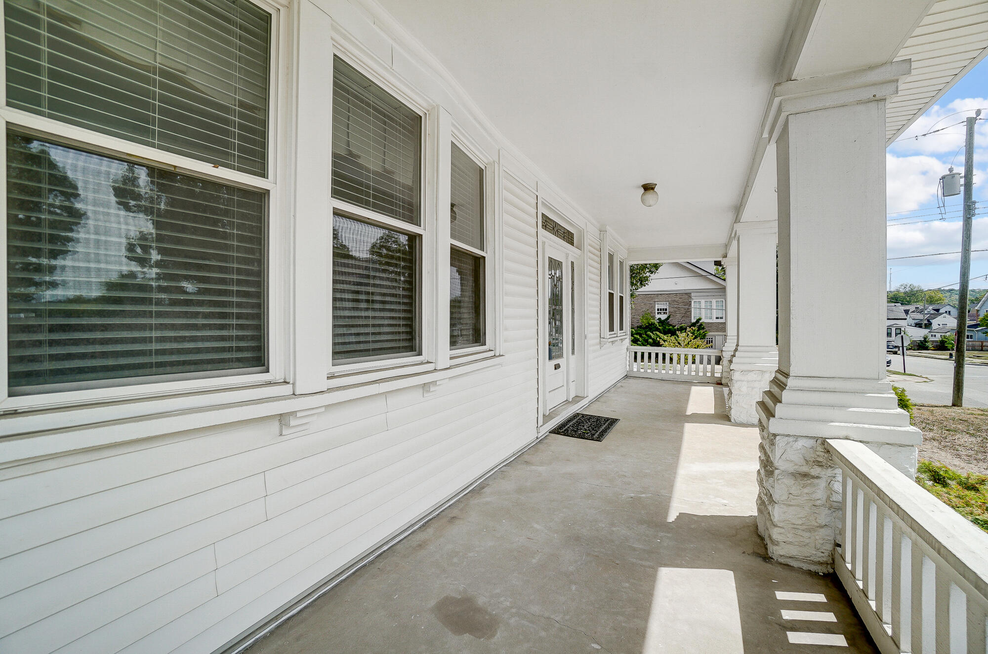 118 E Southern Avenue