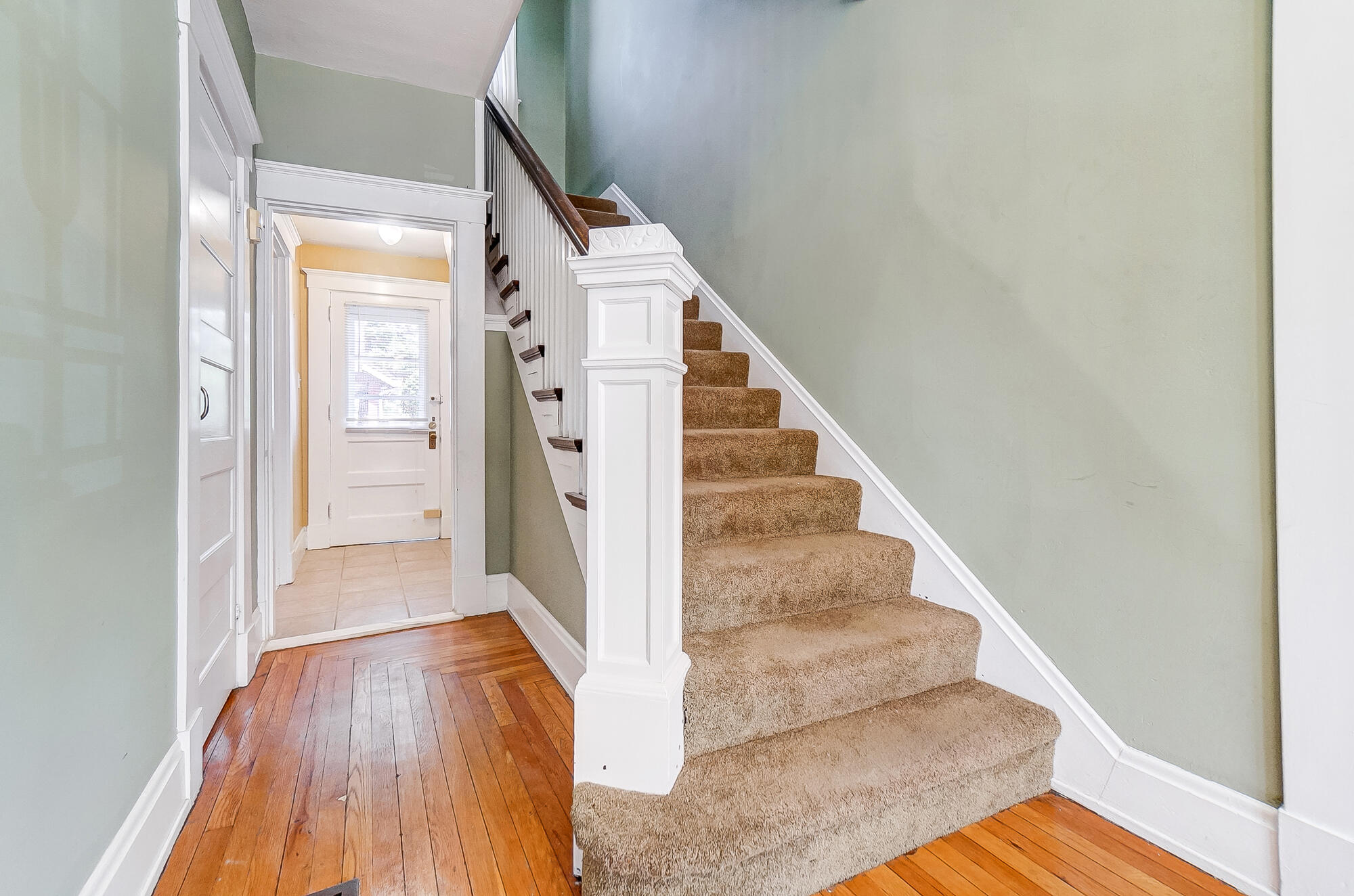 118 E Southern Avenue