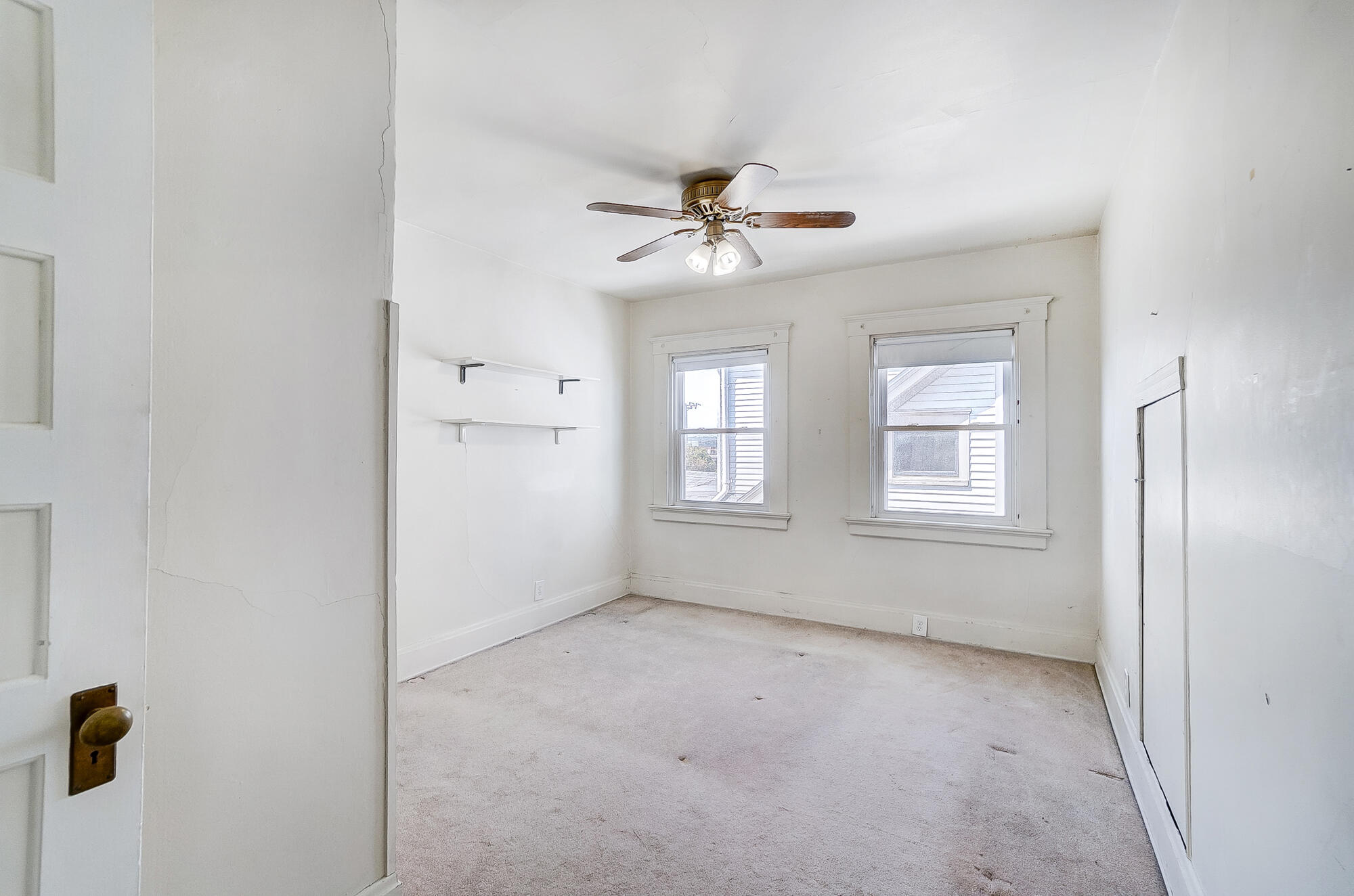 118 E Southern Avenue