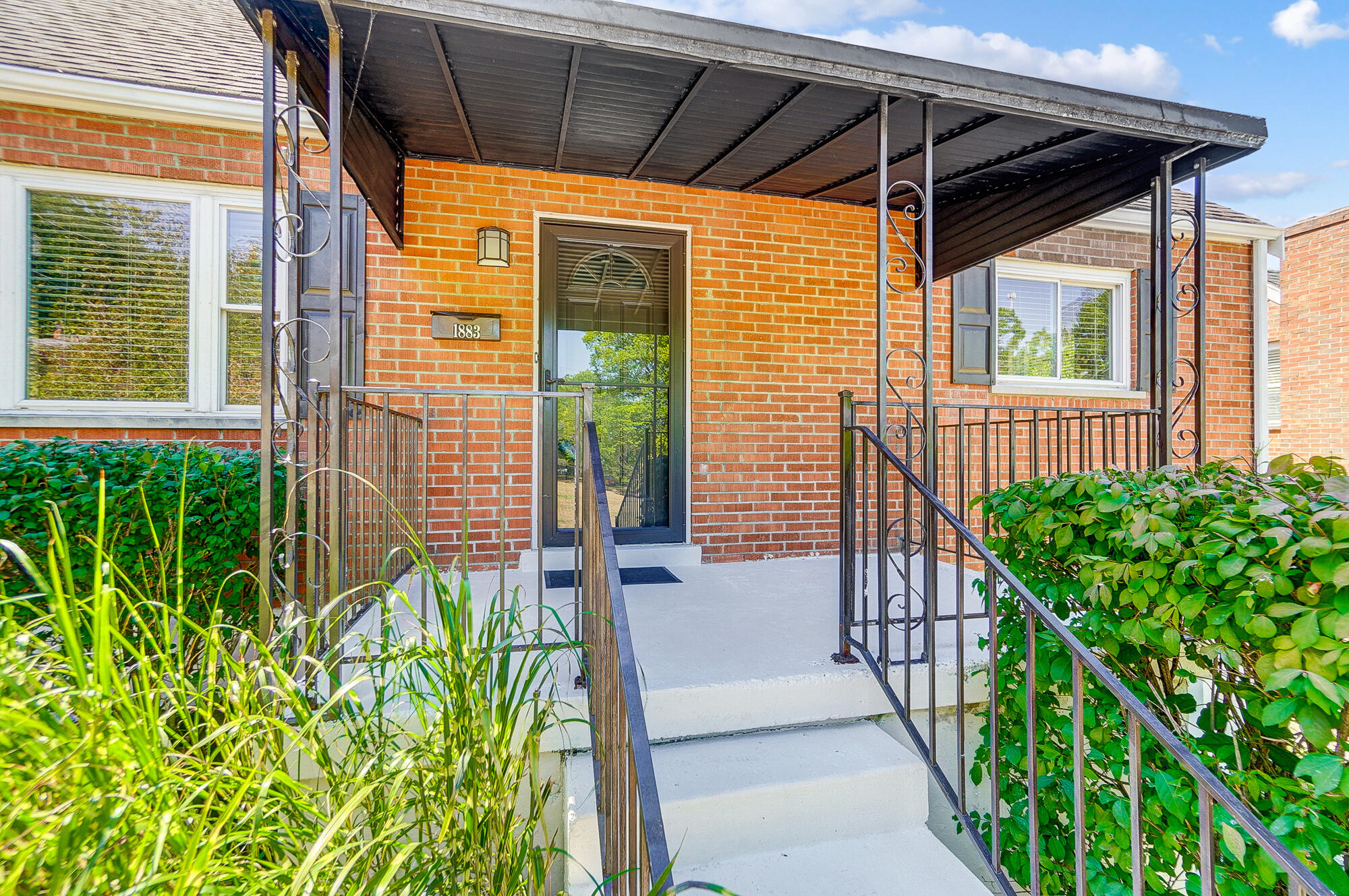 1883 Rays Lane